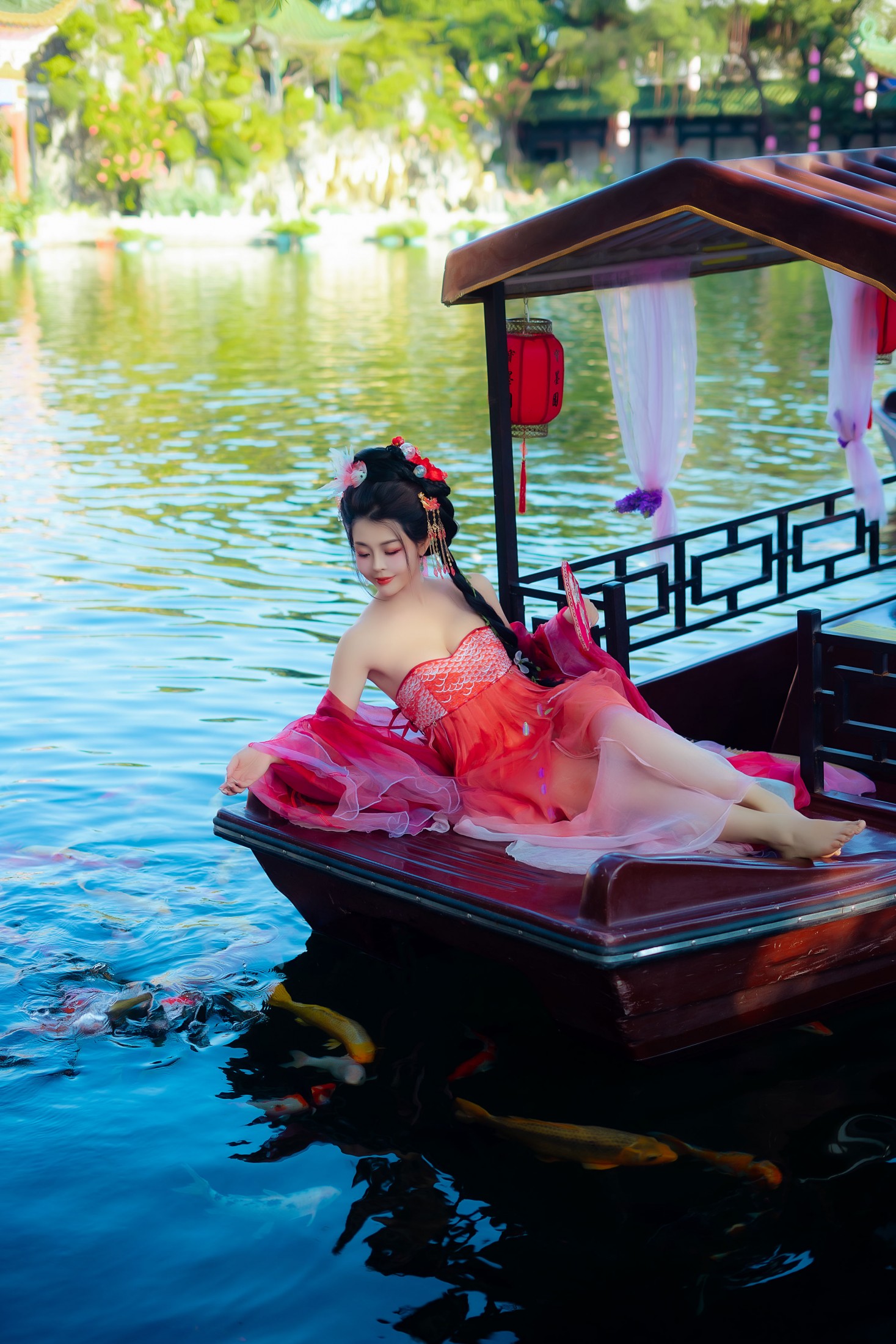 米妮爱美丽 – 《锦鲤汉服美女》[28P]