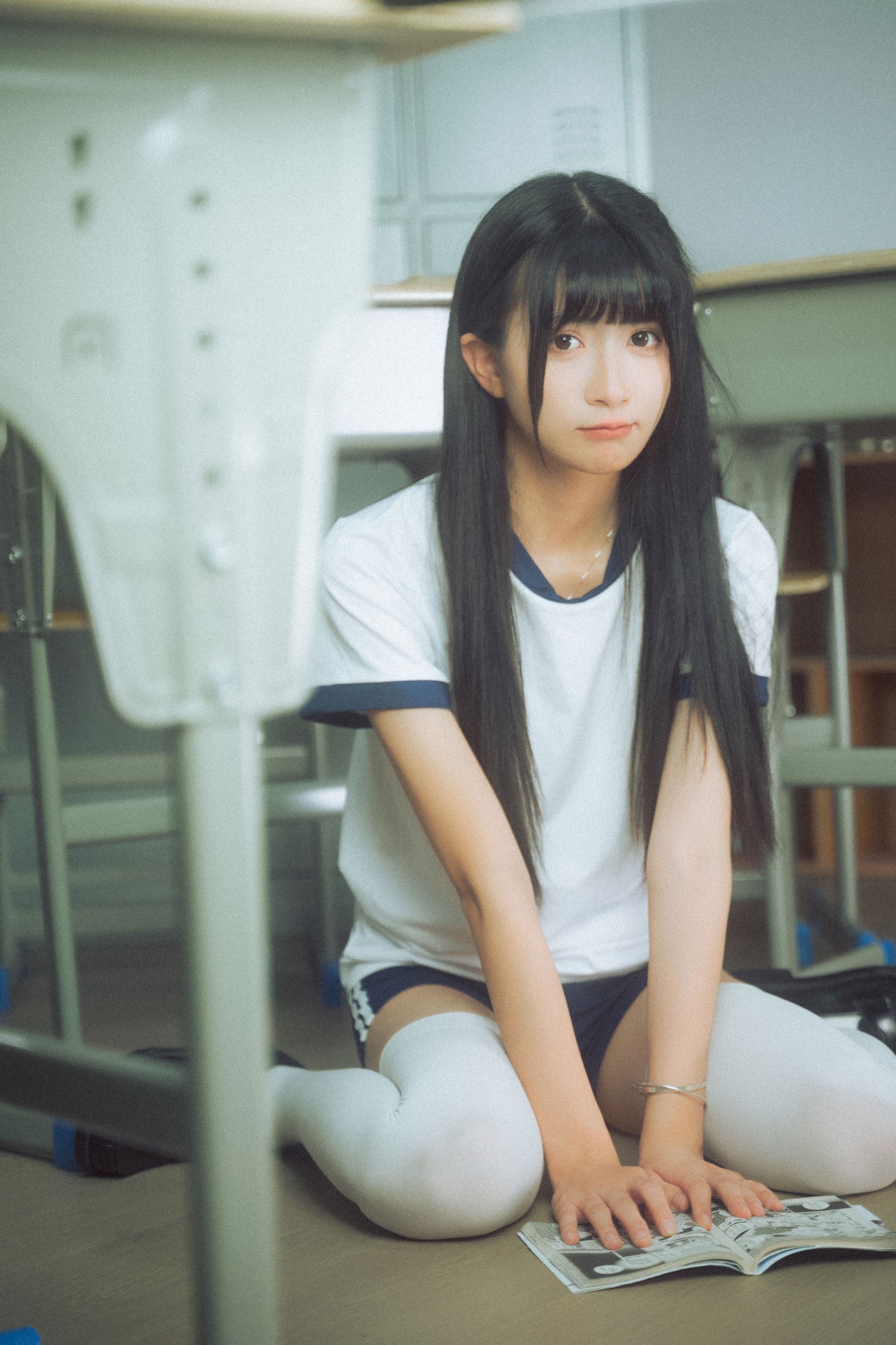vv大王 – 《体操服》[17P]