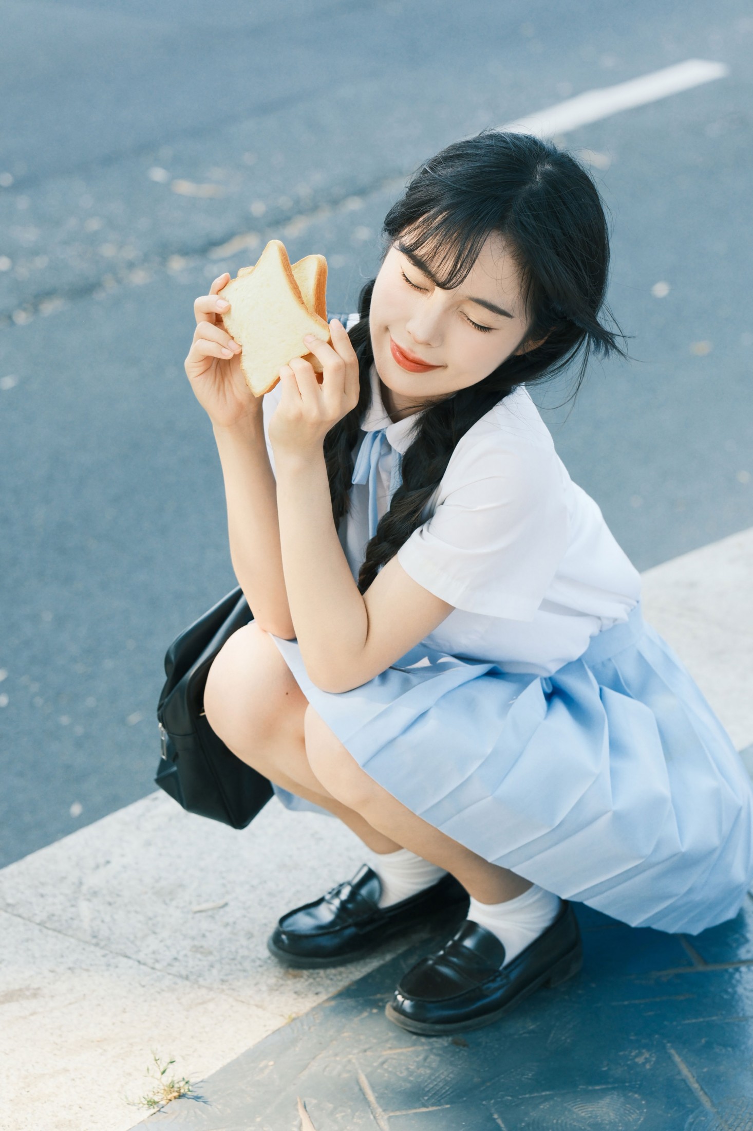 四月泡芙 - 《校服的裙摆》[14P]