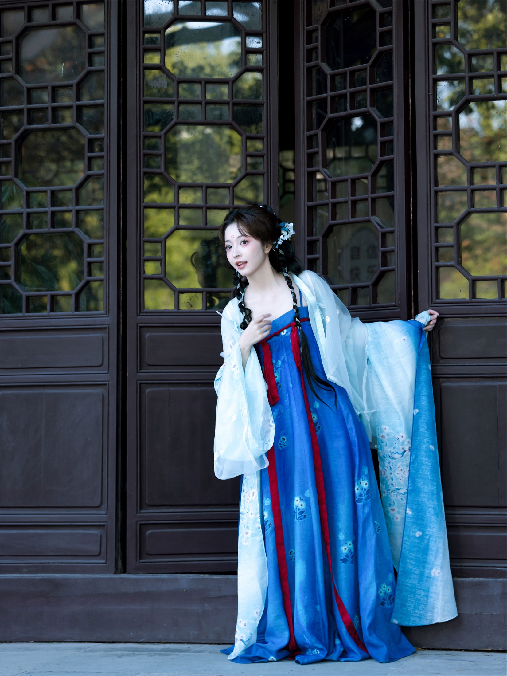 欢欢 - 《清甜少女汉服外景》[12P]