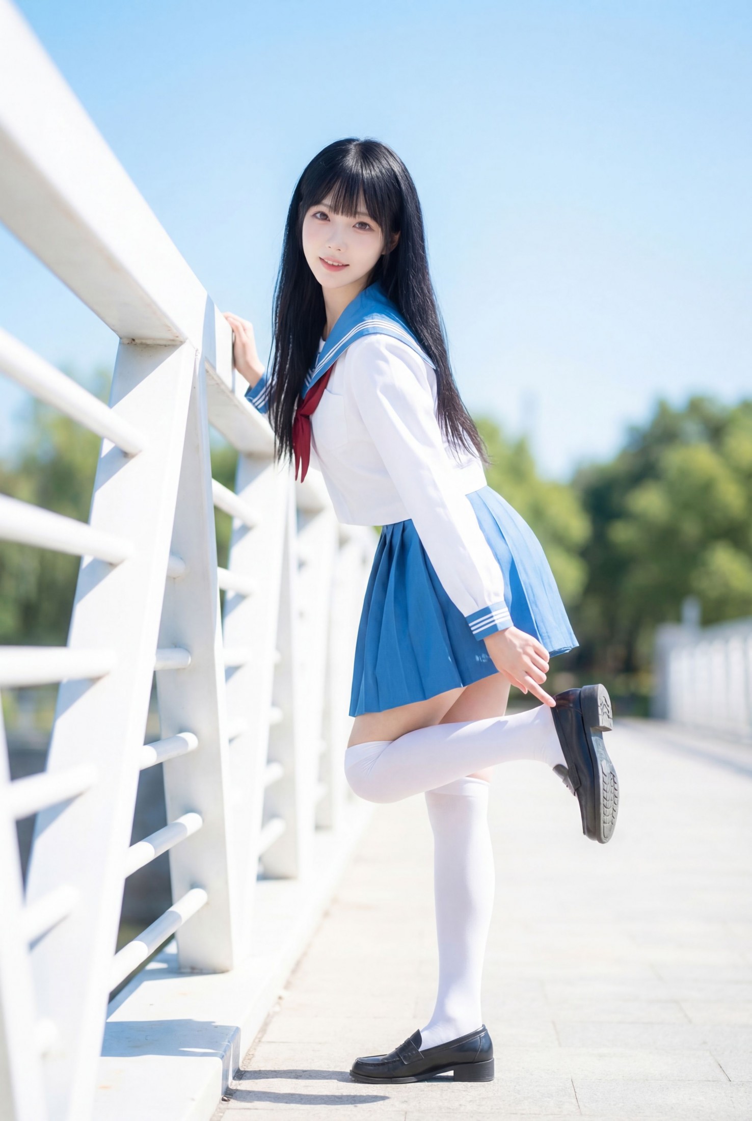 《春日一抹蓝》[18P]