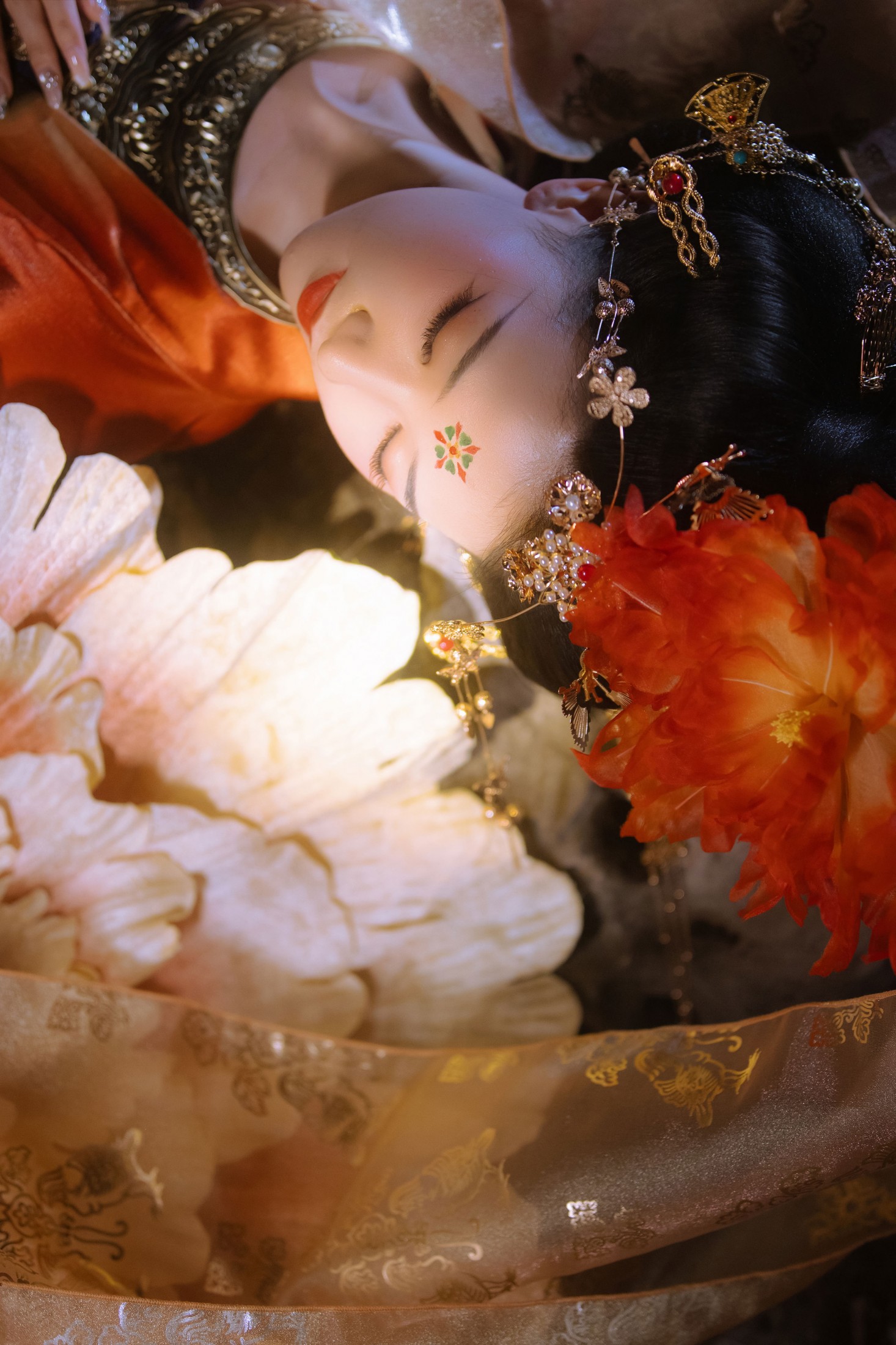 《醉倚花眠》[24P]