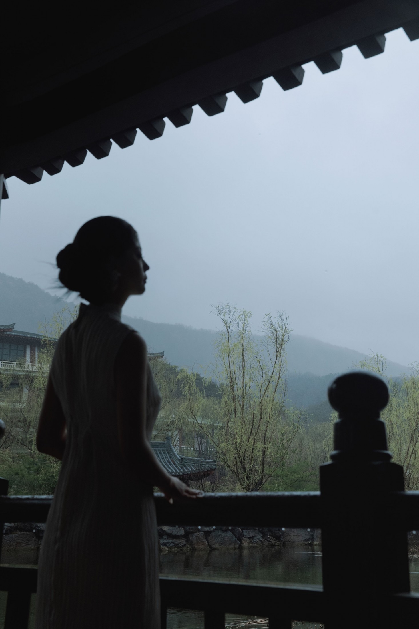《雨天游园》[14P]