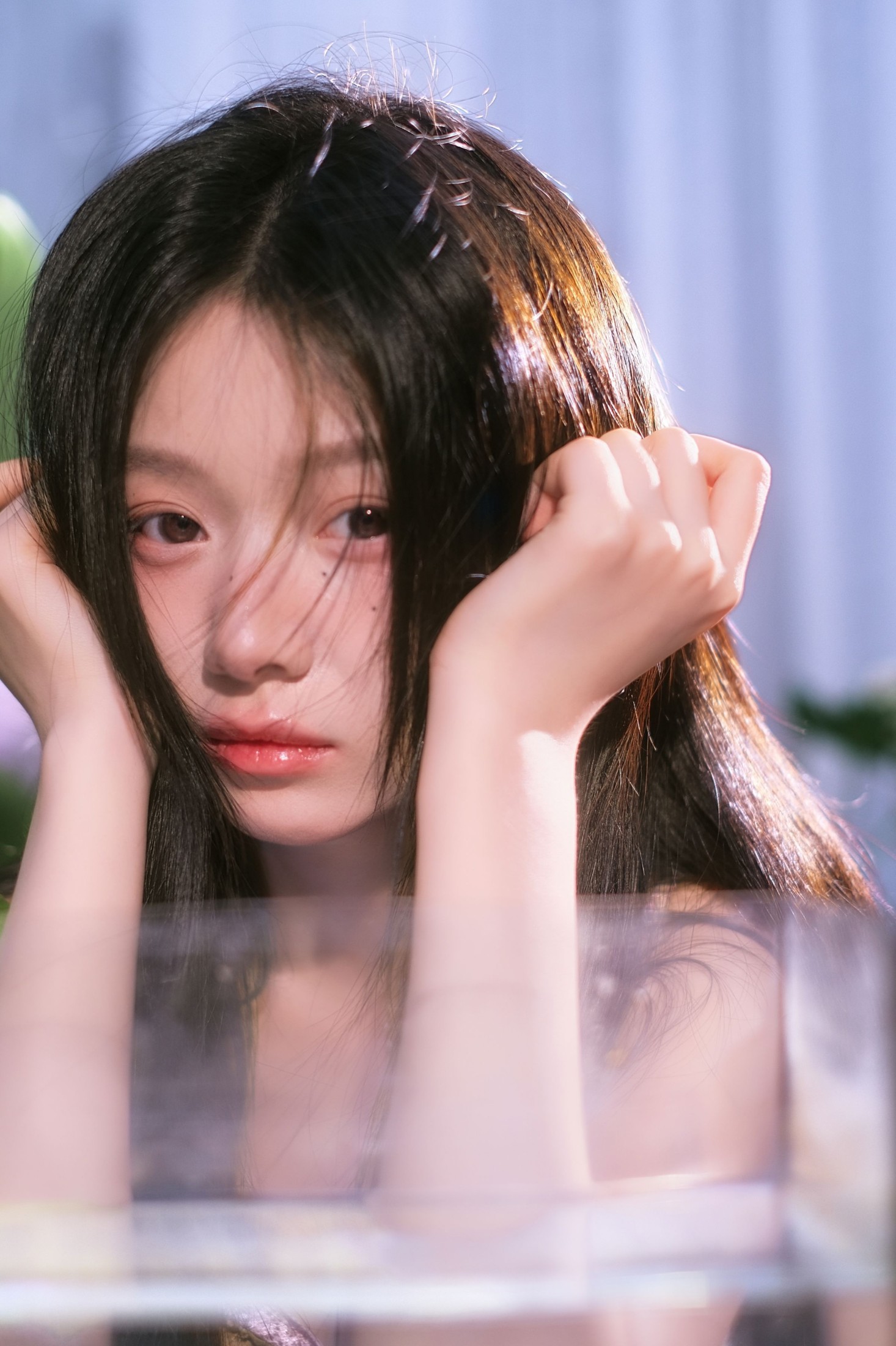 《温柔又破碎！室内纯欲写真》[17P]