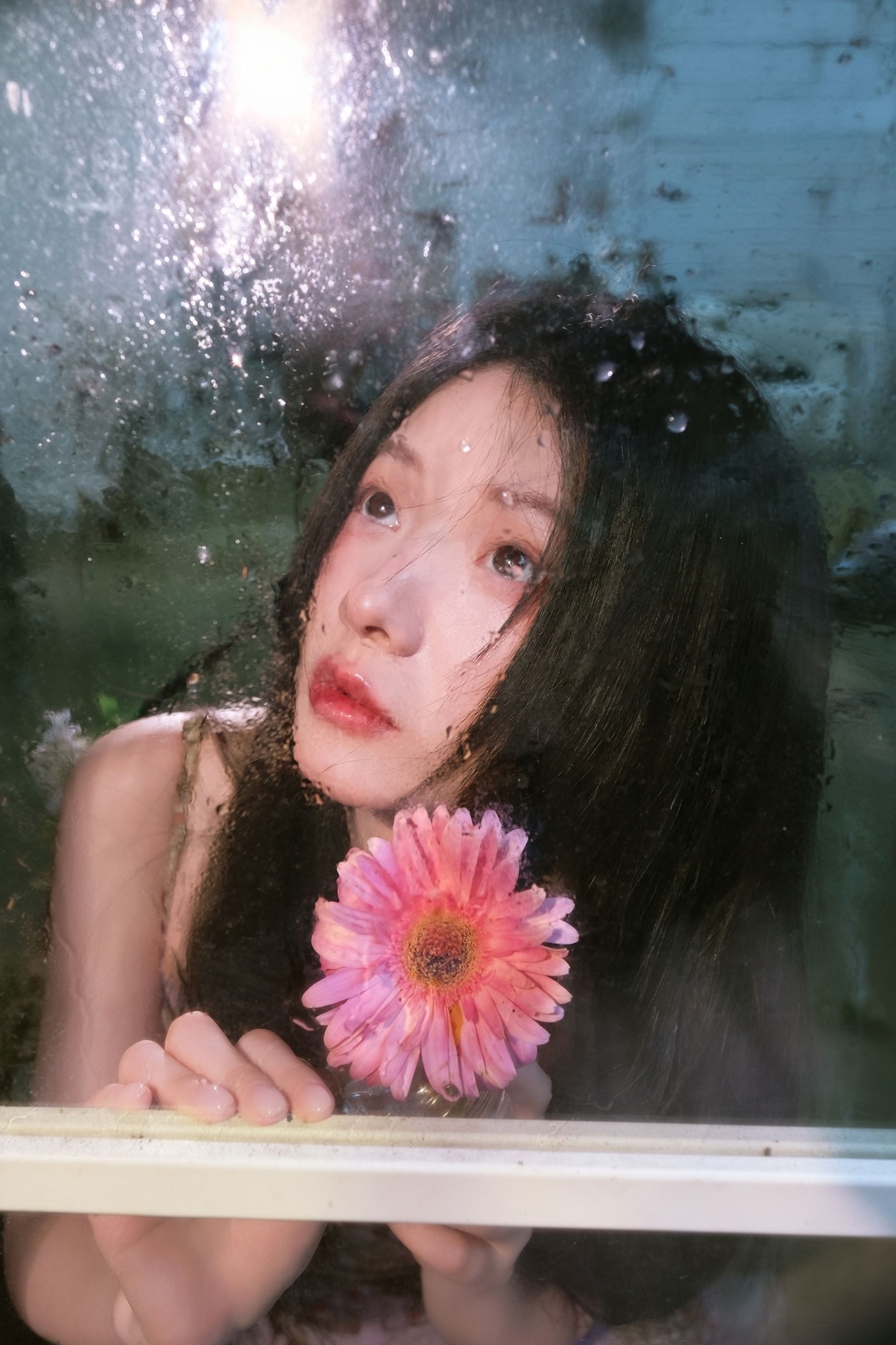 《温柔又破碎！室内纯欲写真》[17P]