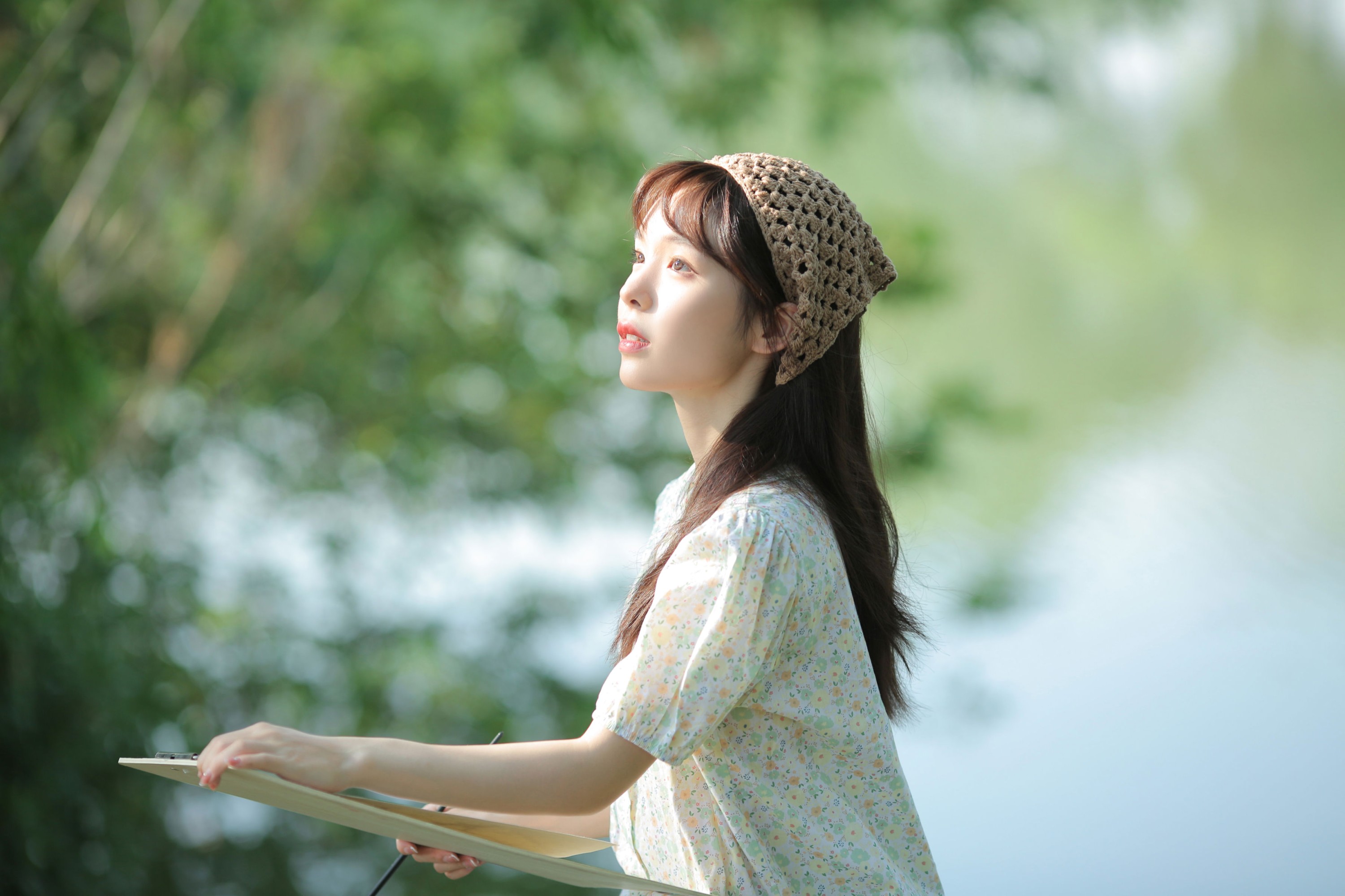 《春天她睡在22度的风里》[9P]