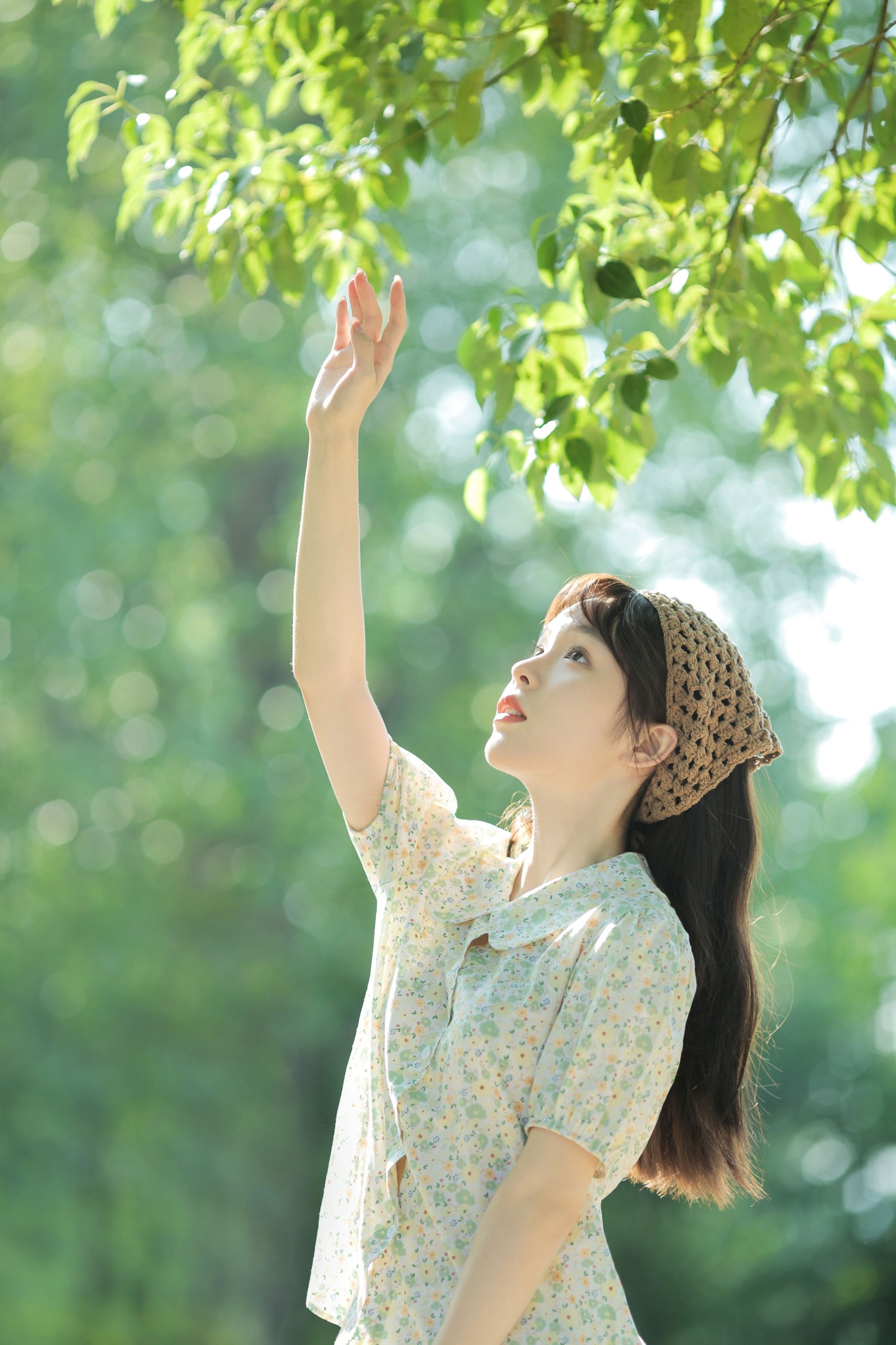 《春天她睡在22度的风里》[9P]
