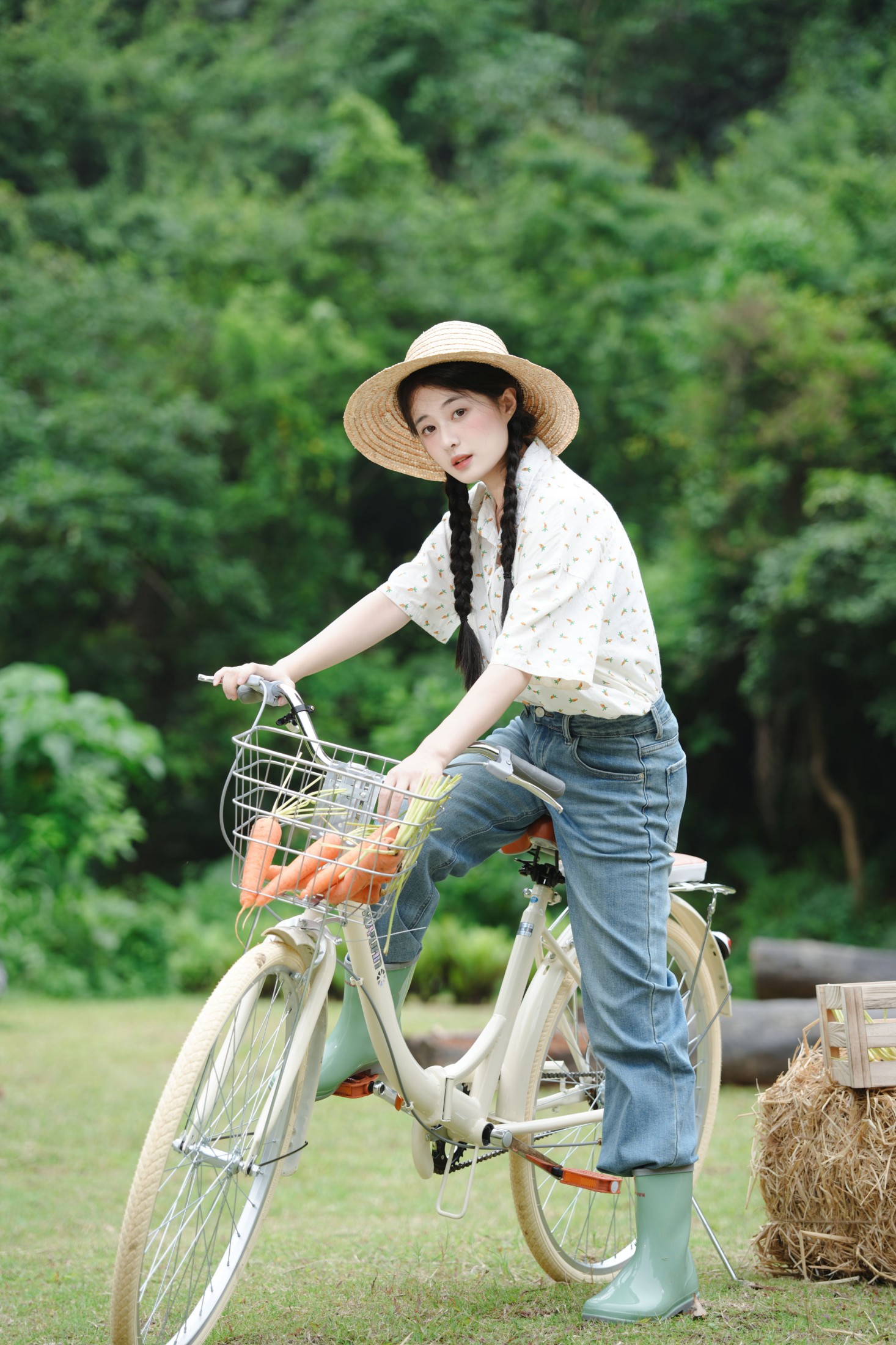《牧场中的可爱女孩》[12P]