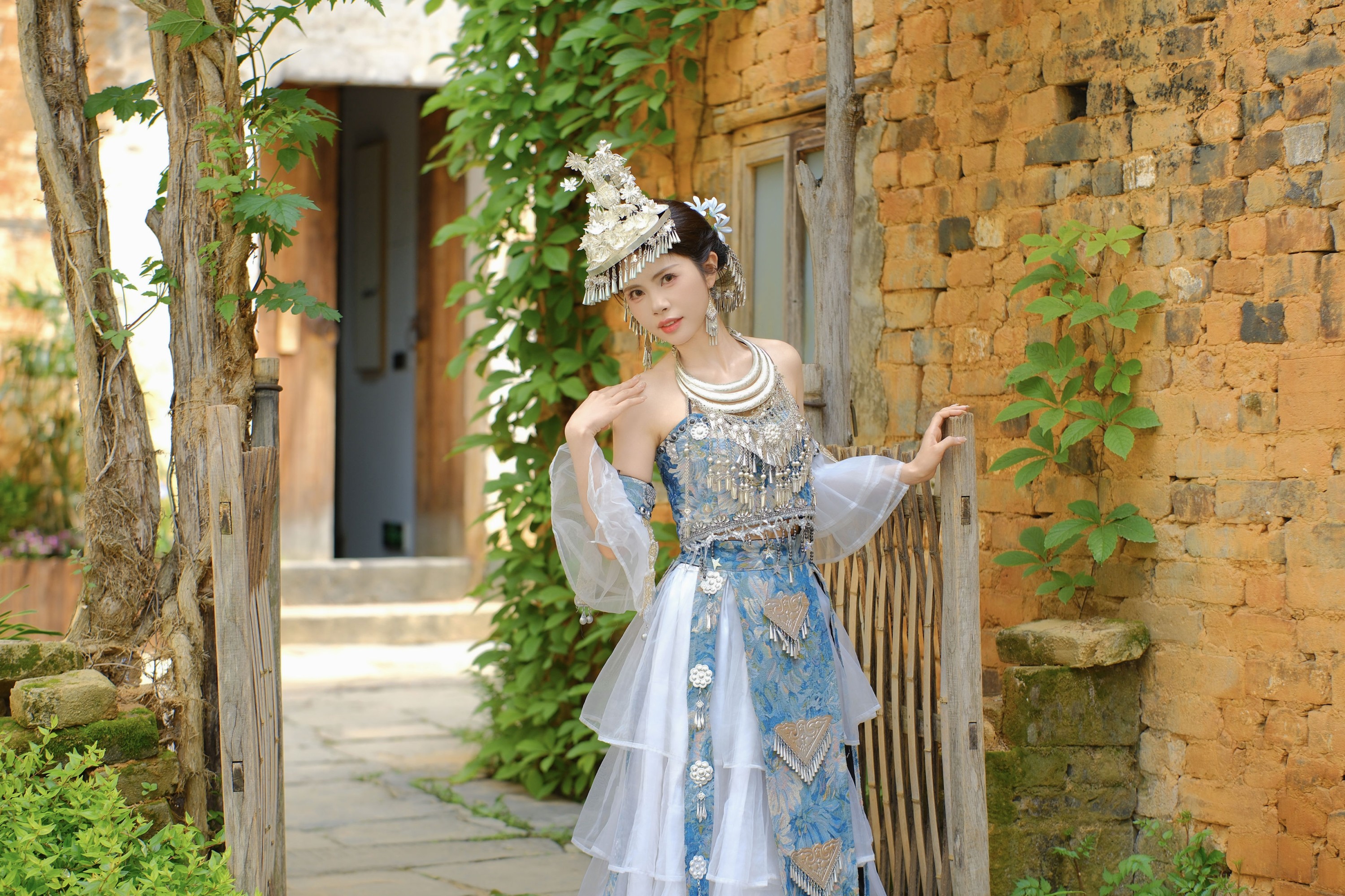 《苗族少女》[12P]