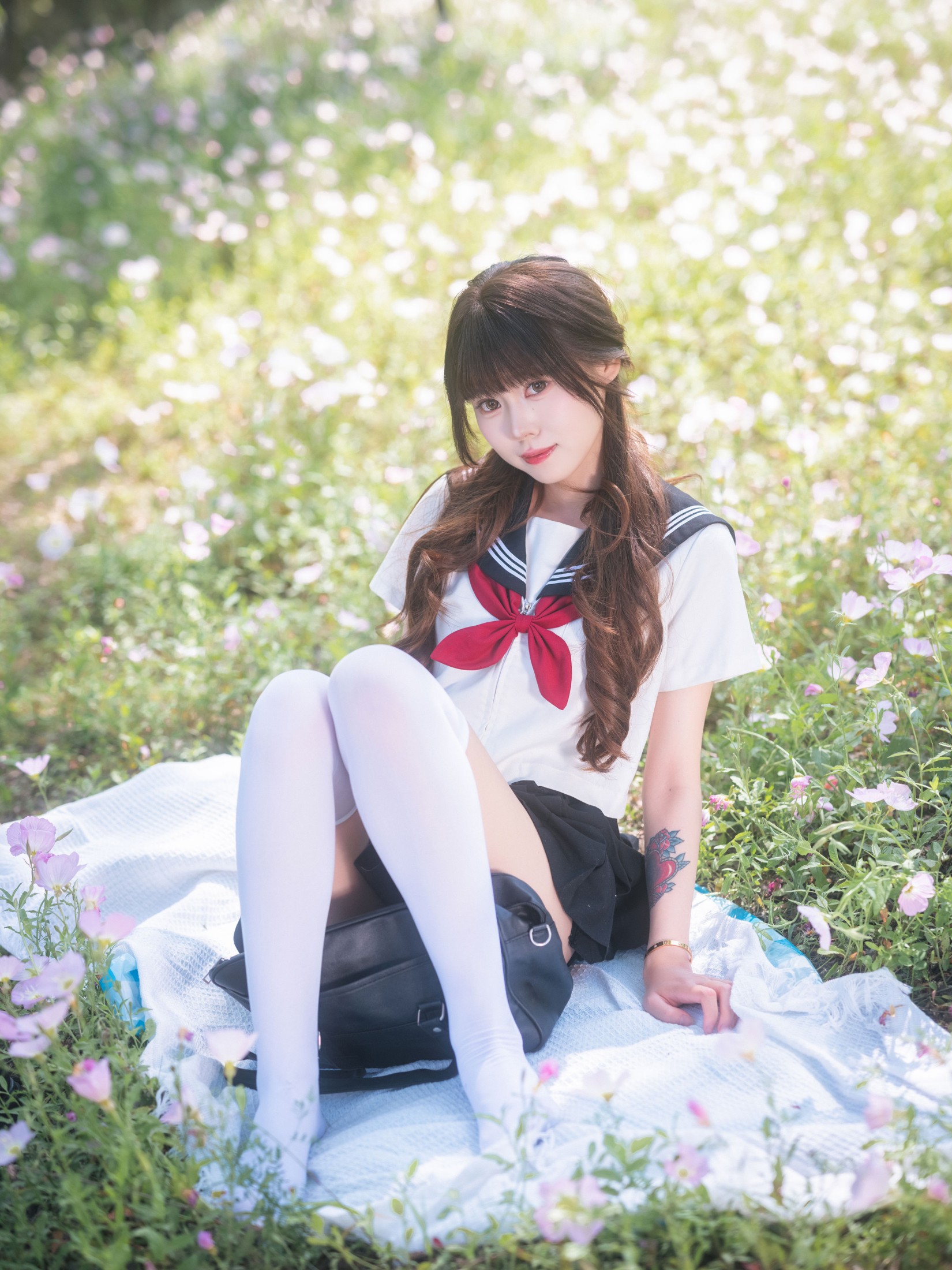 《月见花海JK少女》[50P]