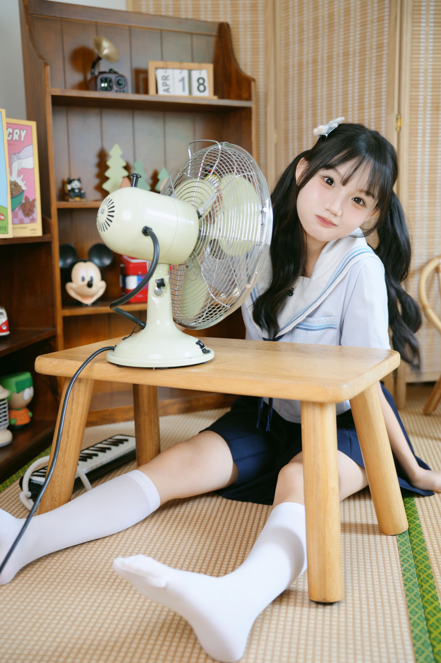 《室内拍摄jk少女》[36P]