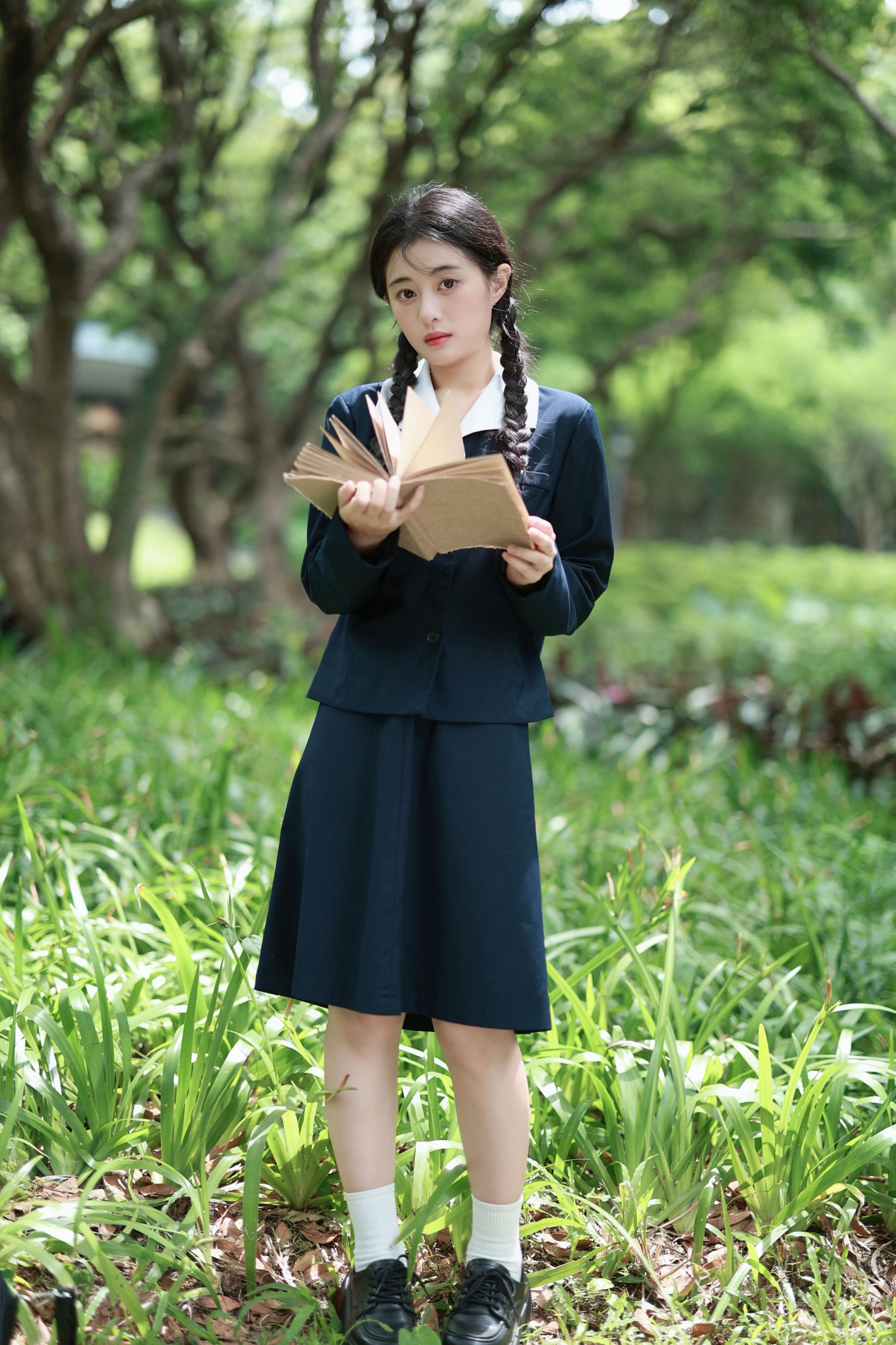 《风里的旧书页是少女的心事》[19P]