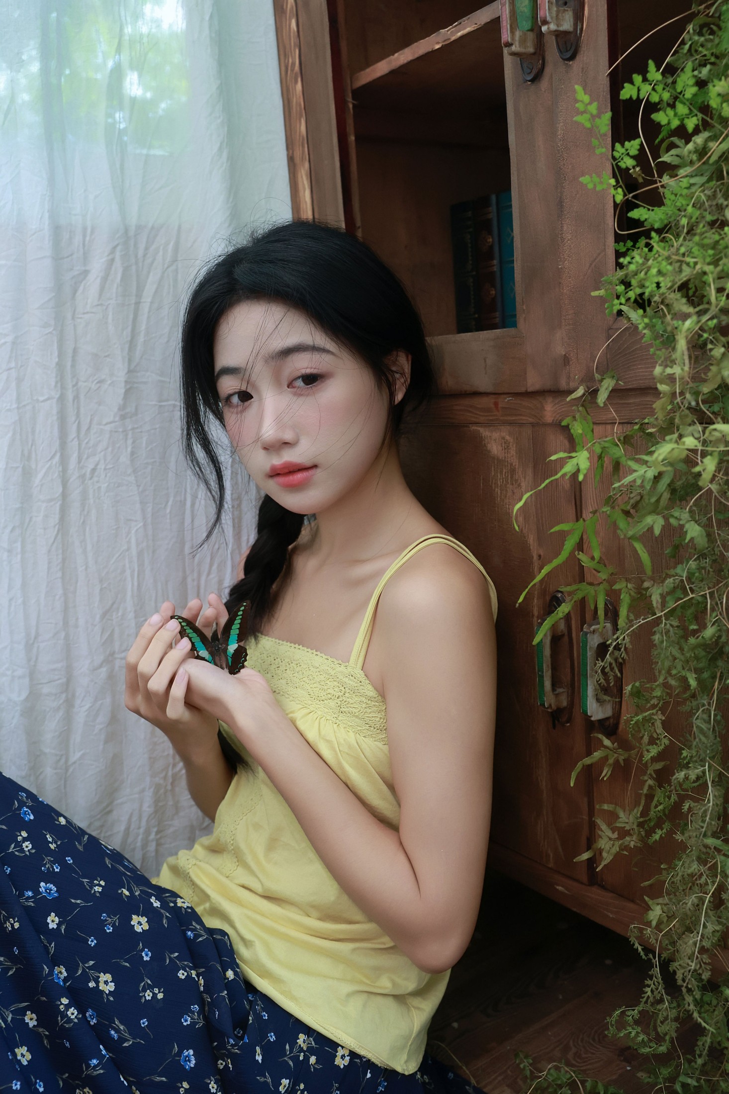 《旧屋、枯叶与蝴蝶，是夏日独有的静谧》[31P]