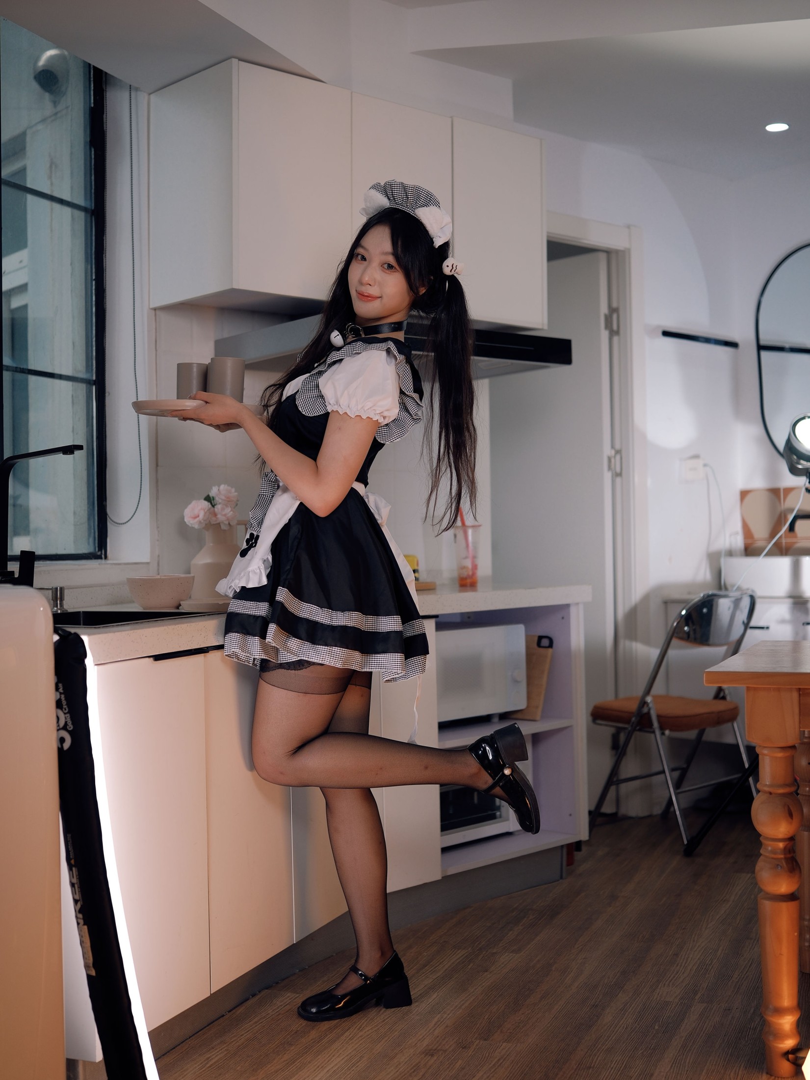 《黑丝居家女仆》[105P]