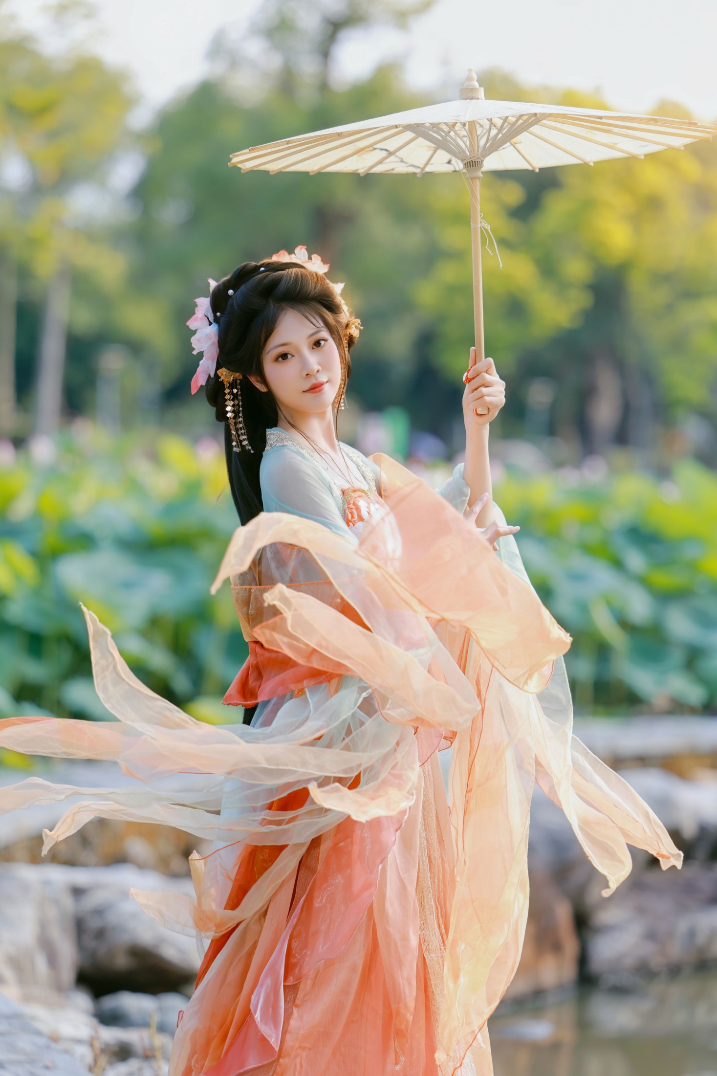 《荷风送香，仙裙摇曳，赴一场夏日荷塘之约》[9P]