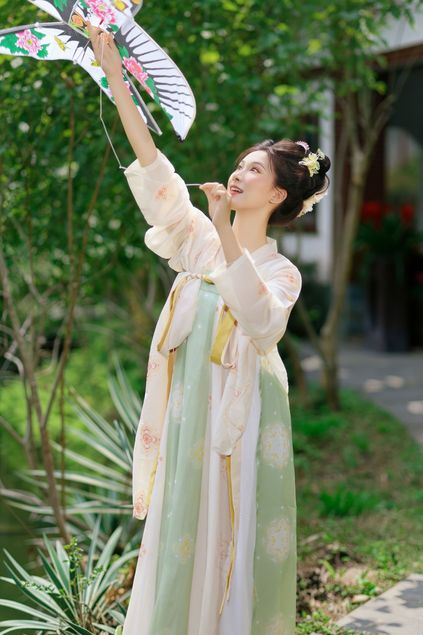 《初夏风渐软，闲趁晴日放纸鸢》[10P]