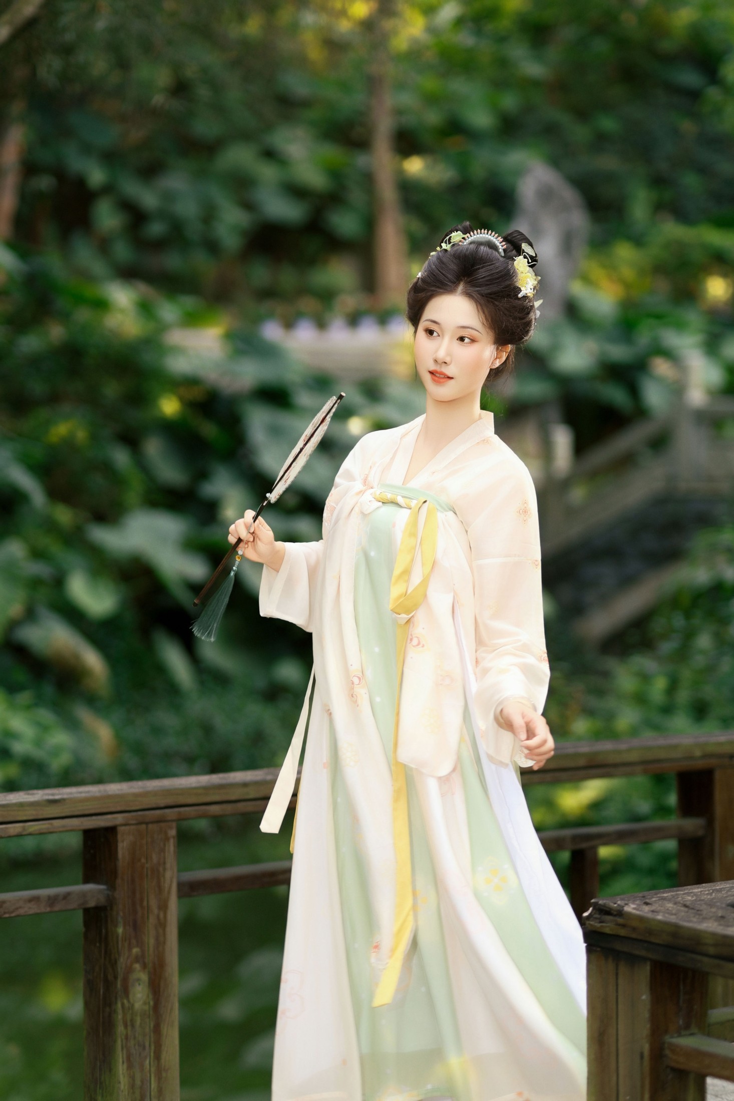 《初夏风渐软，闲趁晴日放纸鸢》[10P]