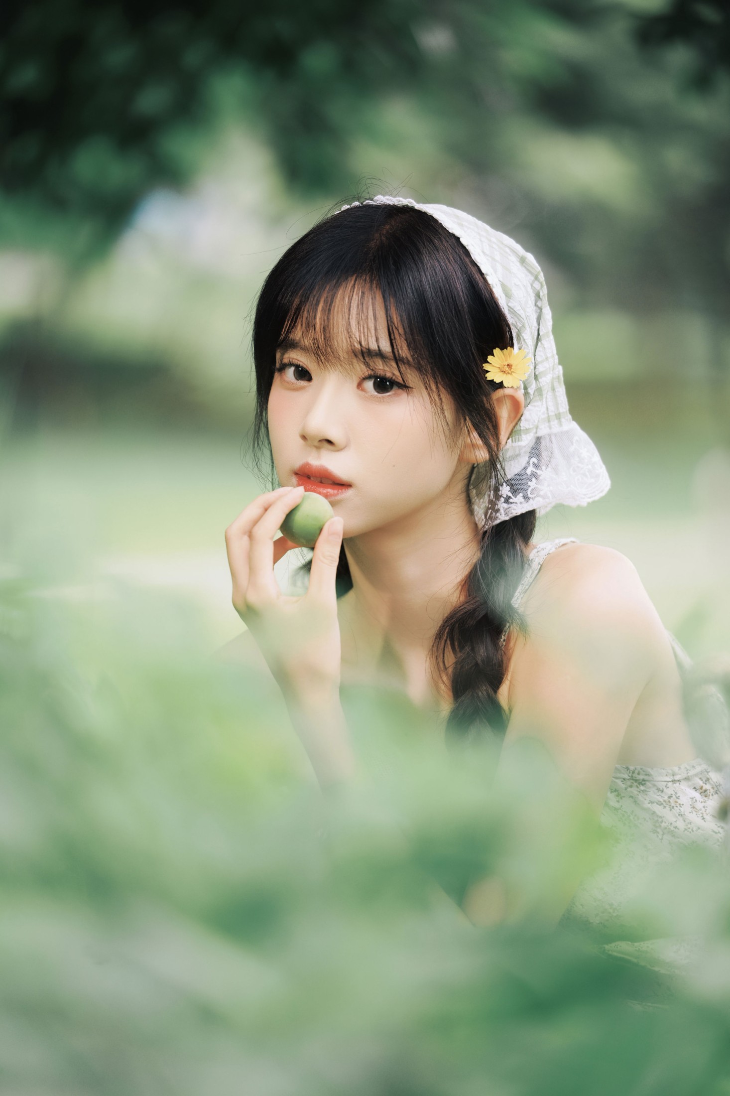 《绿野森林｜少女田园系碎花裙写真》[12P]