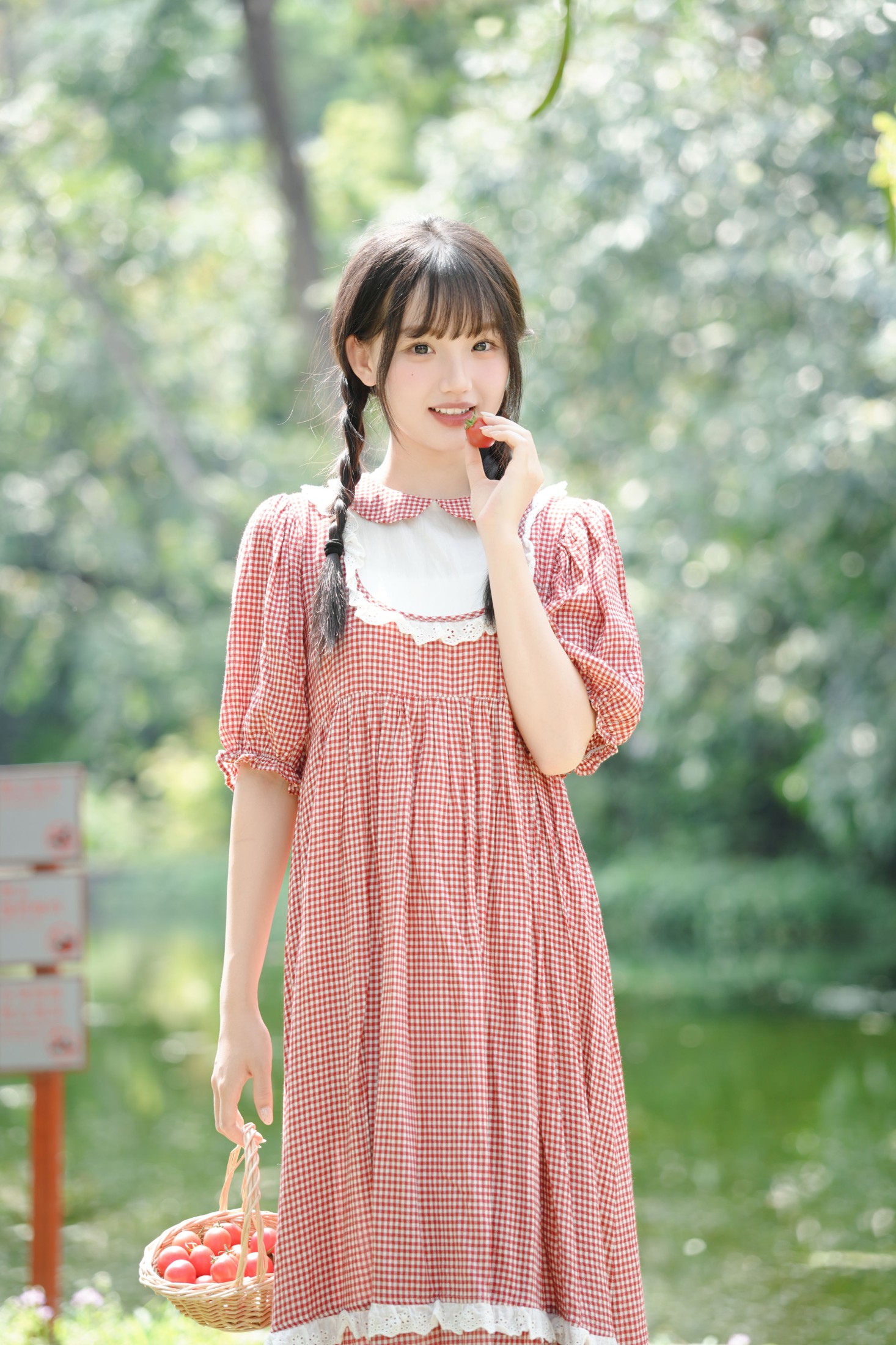 《湖边碎花裙女孩》[11P]