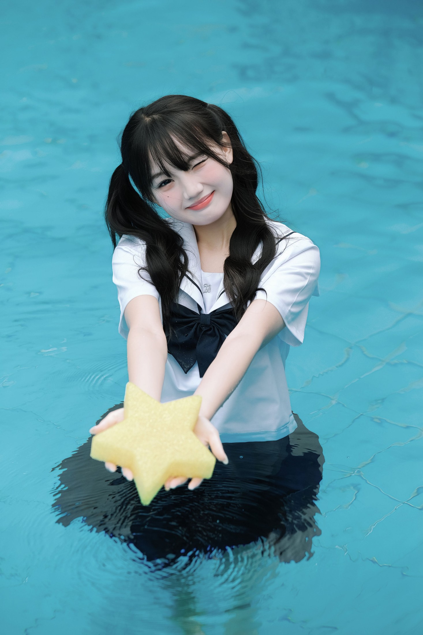 《溺于蓝调泳池｜JK少女的夏日汽水日记》[10P]