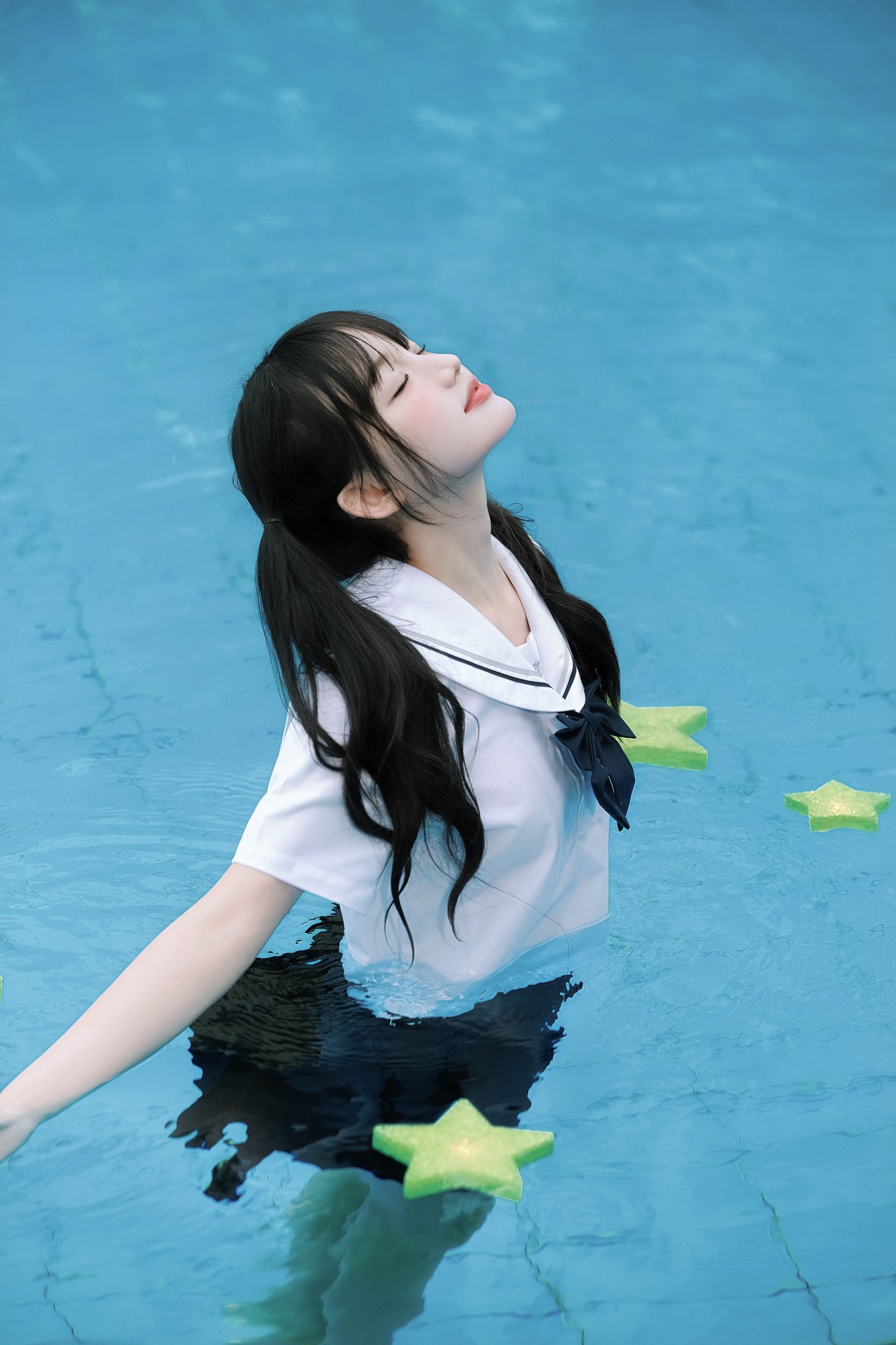 《溺于蓝调泳池｜JK少女的夏日汽水日记》[10P]