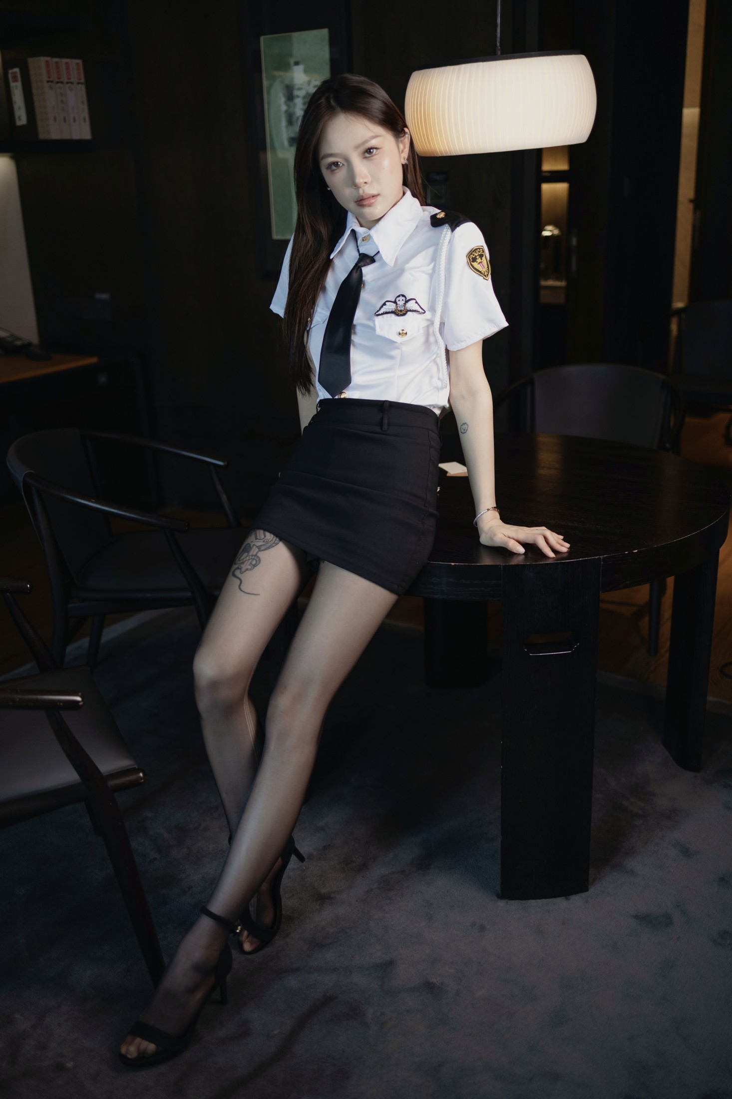 《黑丝衬衫包臀裙》[38P]