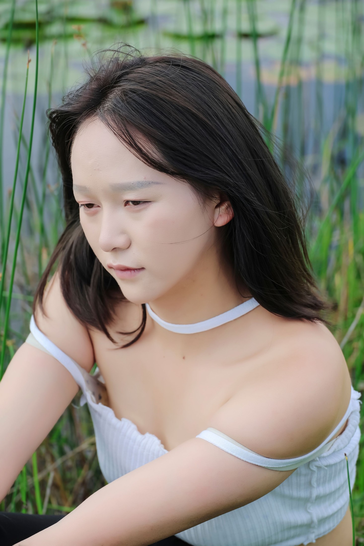 《湖边水草白衣性感美女写真》[39P]
