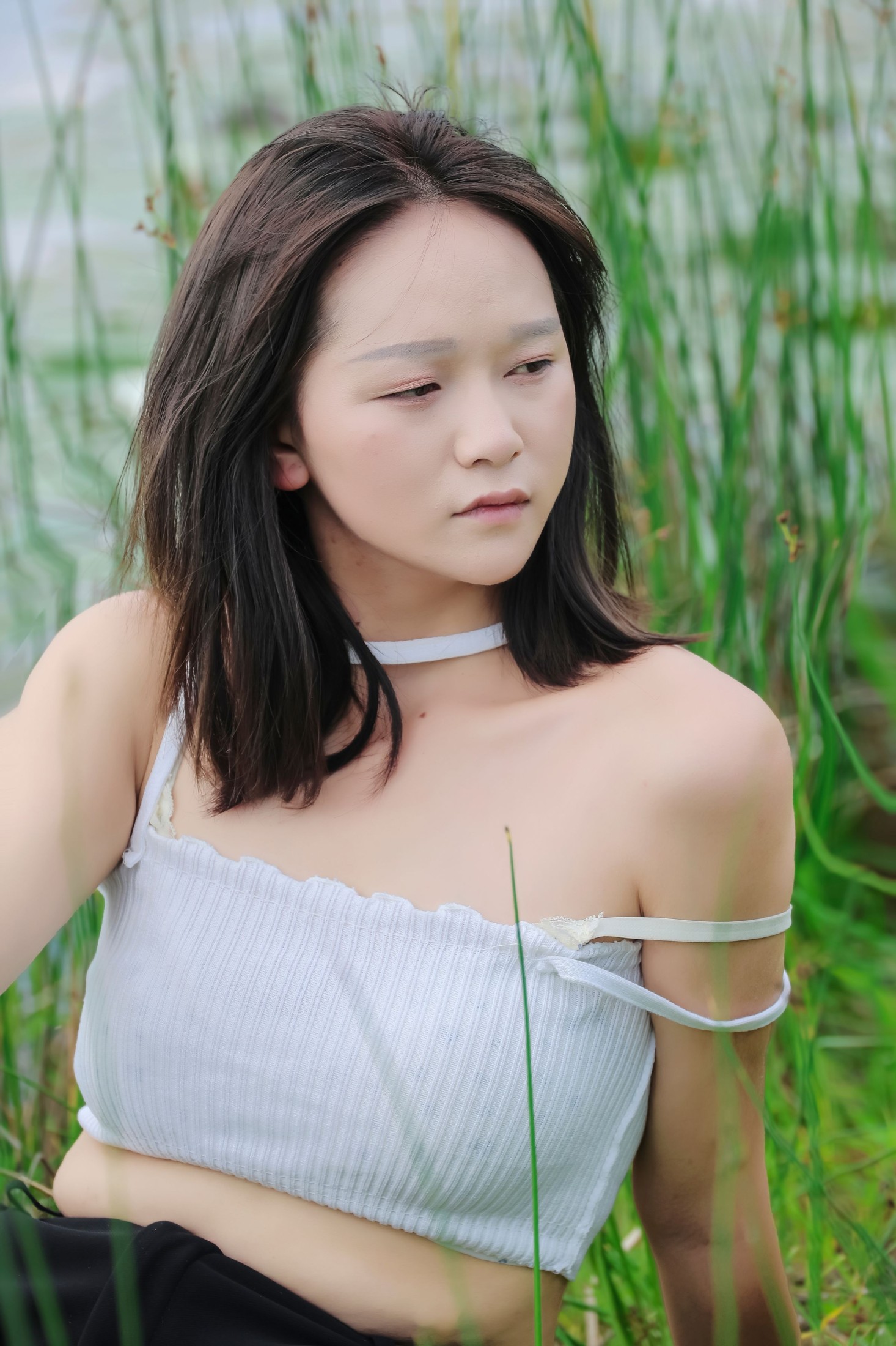 《湖边水草白衣性感美女写真》[39P]