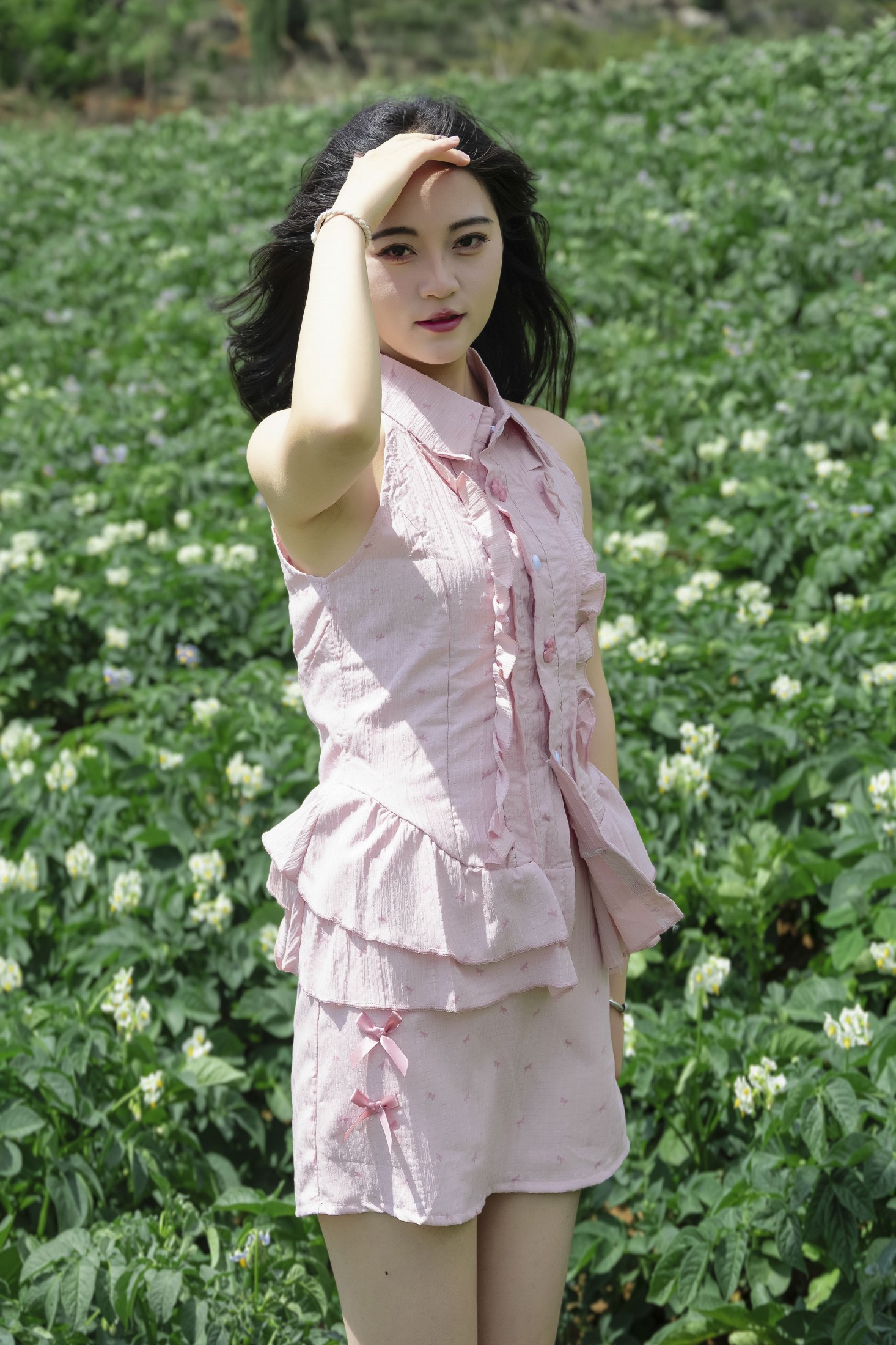 《马铃薯洋芋地粉色美女写真》[10P]