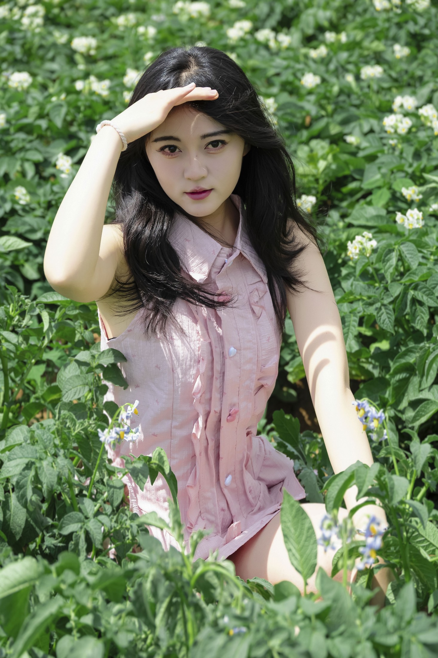 《马铃薯洋芋地粉色美女写真》[10P]