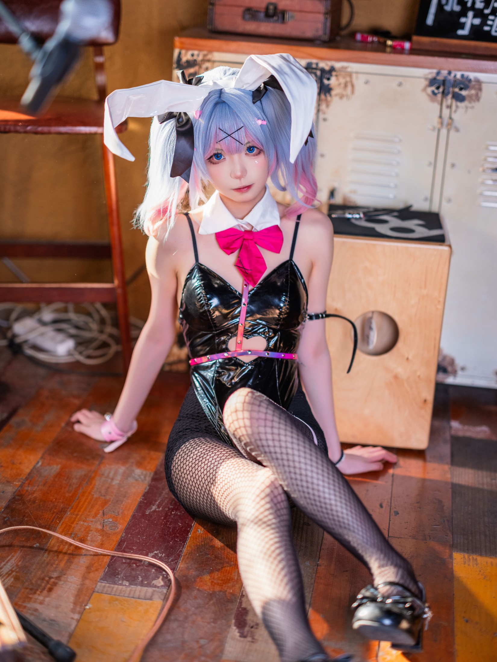 《兔子洞 初音未来 二》[25P]