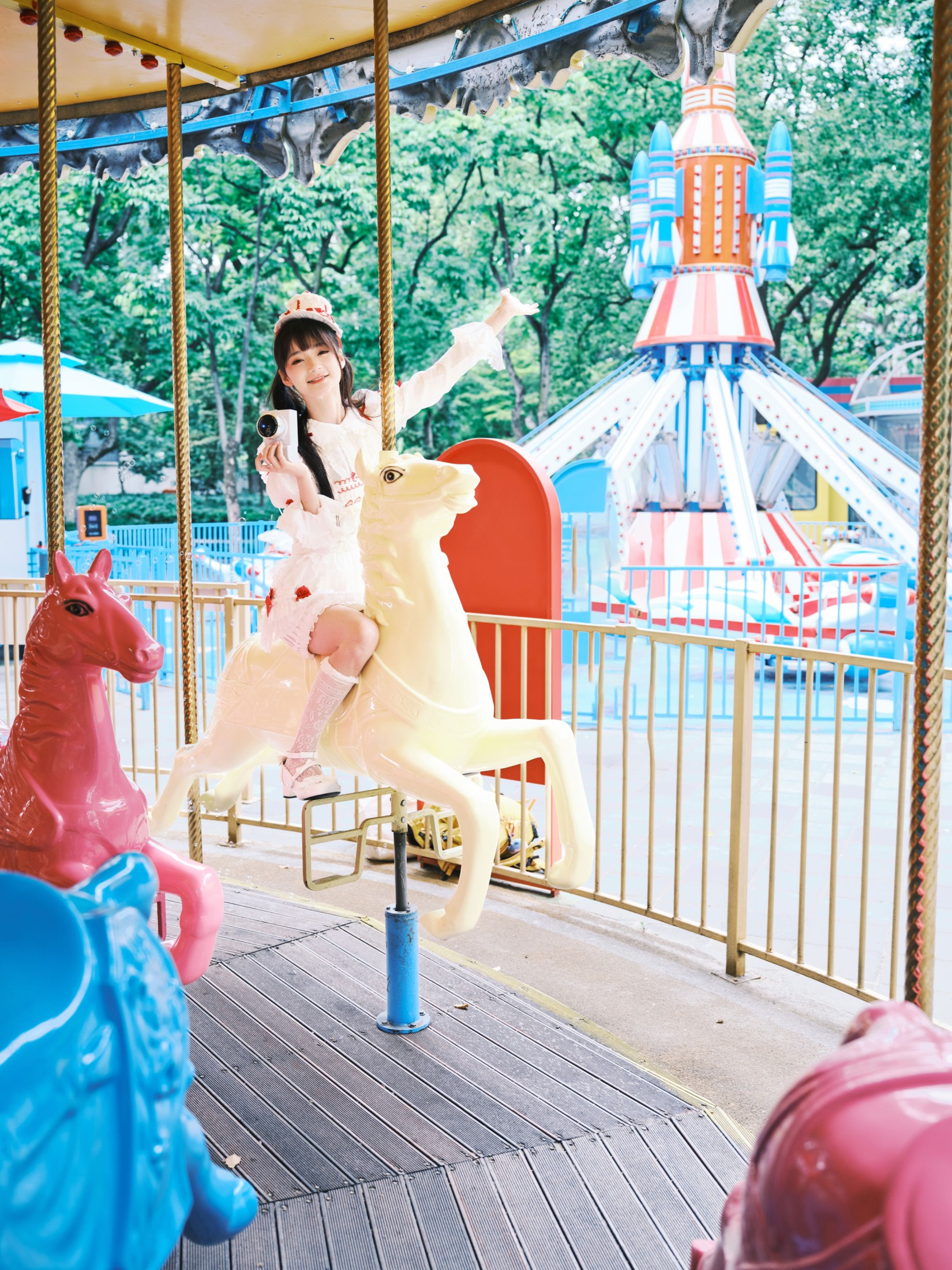 《公园里的草莓少女》[24P]
