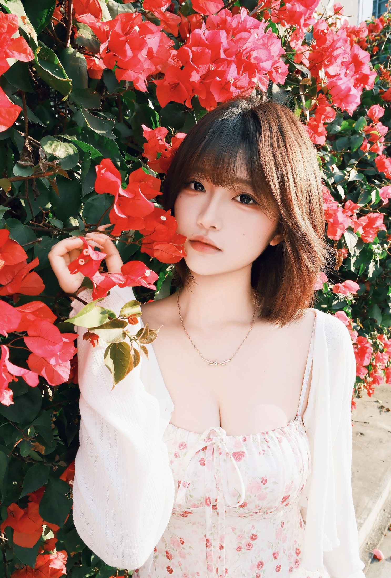 《她像是含苞待放的花骨朵》[12P]