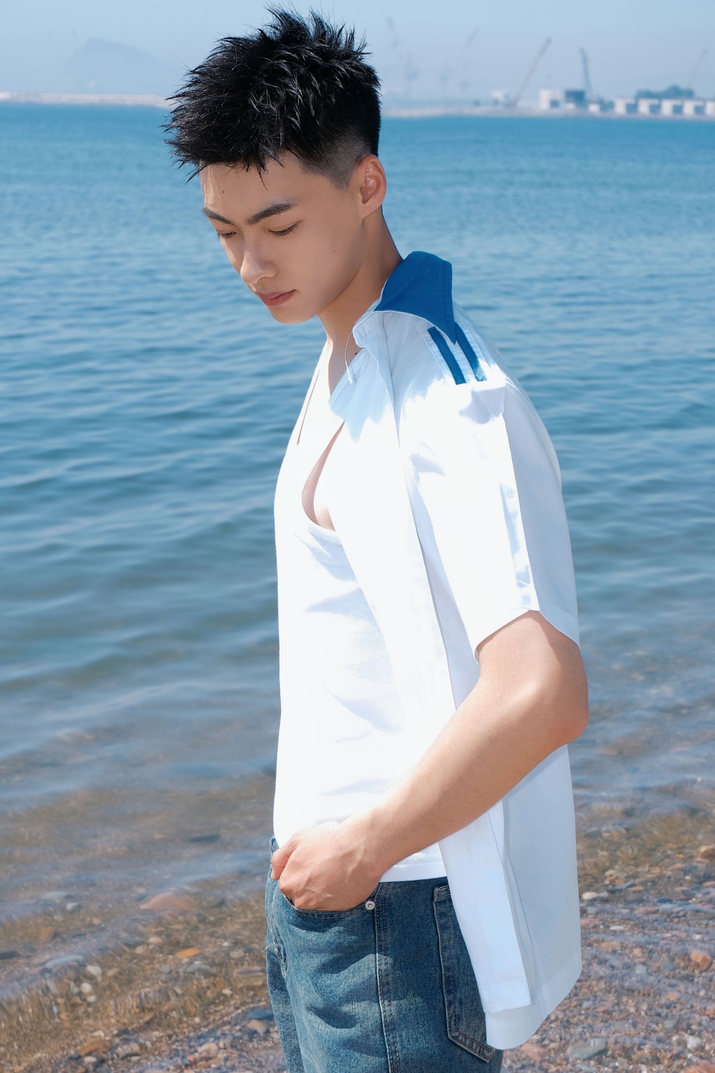《海边少年戏水》[43P]