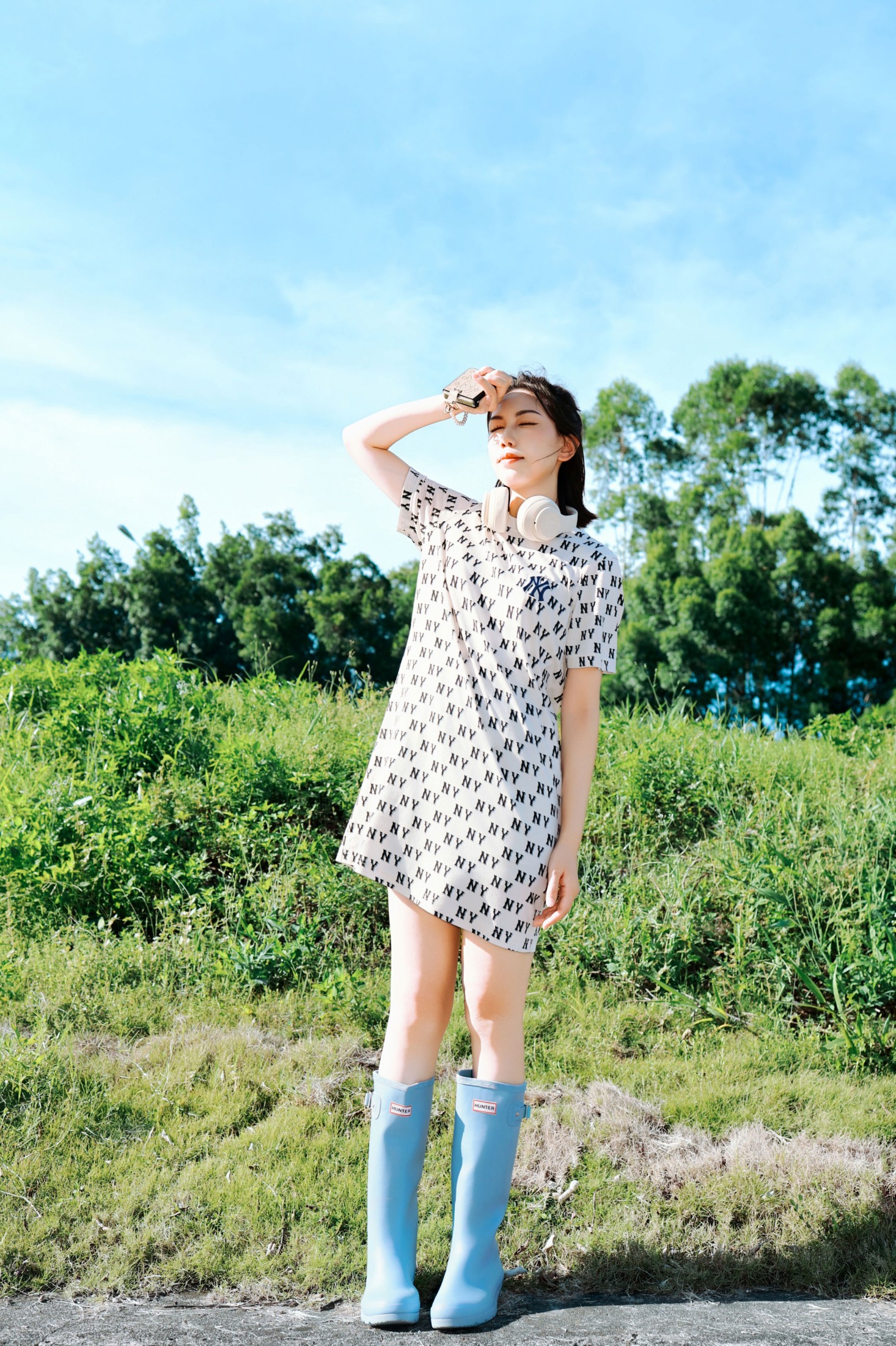 《偷一片夏日蓝天，把浪漫穿在身上》[9P]