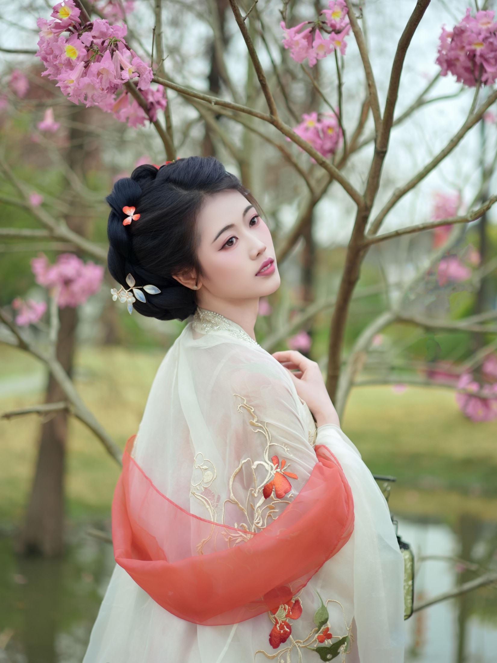 《紫色风铃木》[14P]