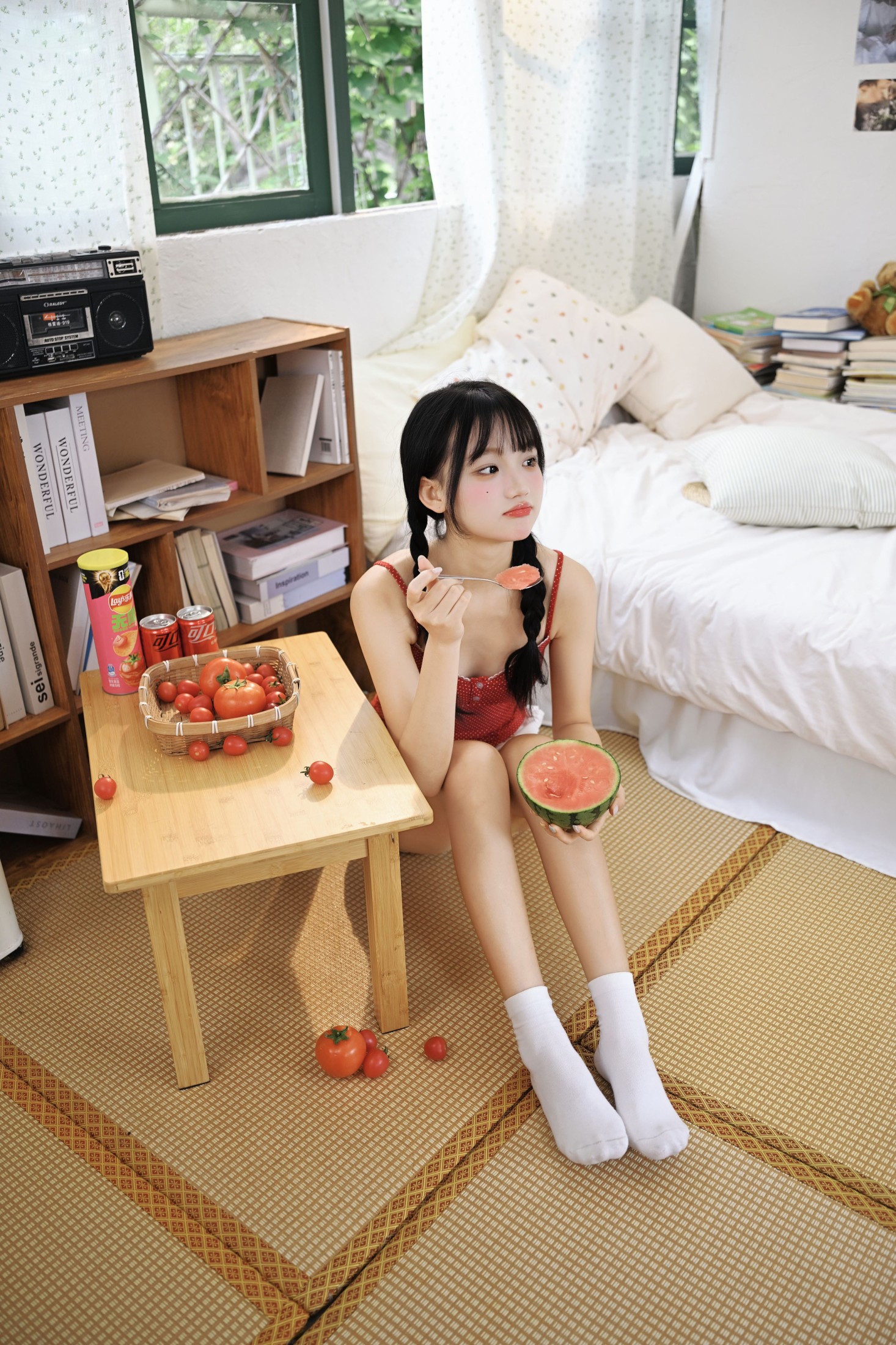《她的笑，比西瓜汽水更清爽》[28P]