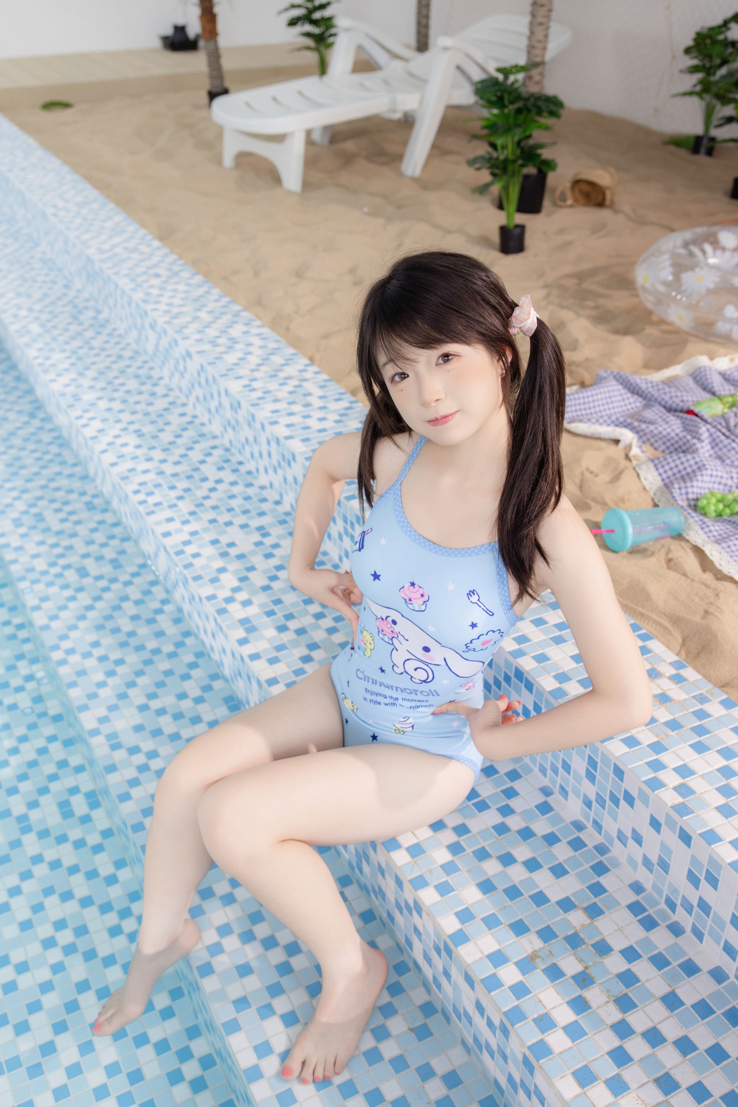 《泳池里的玉桂狗少女，甜度超标啦》[9P]