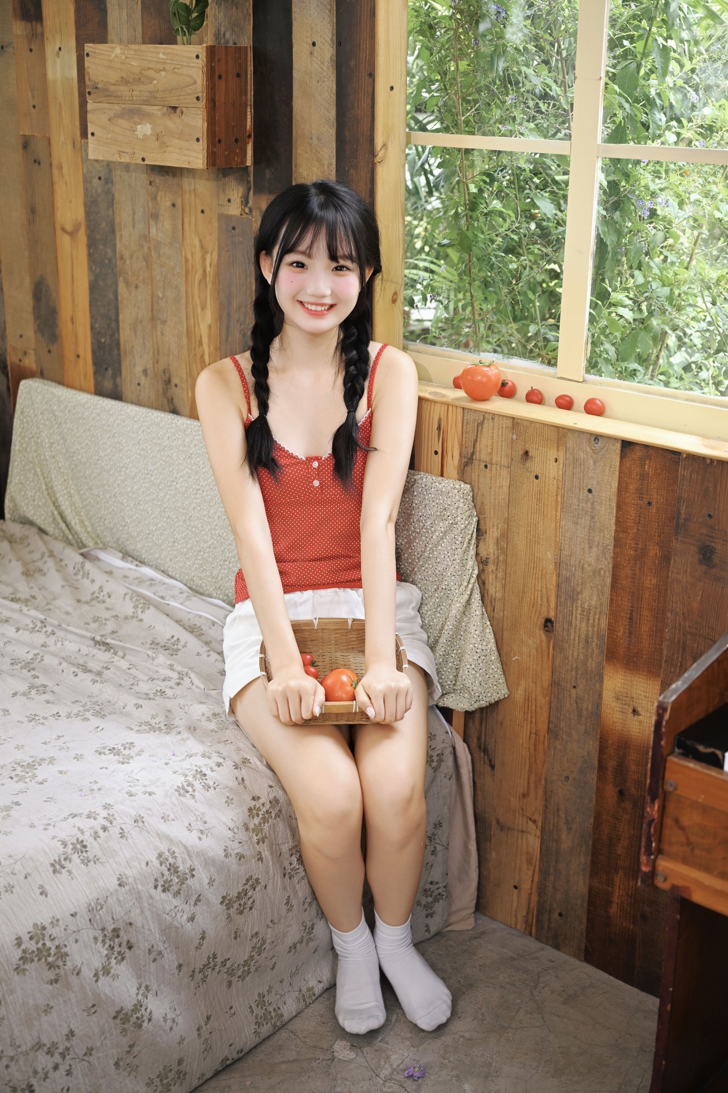 《旧木屋的午后，少女与番茄的时光》[14P]