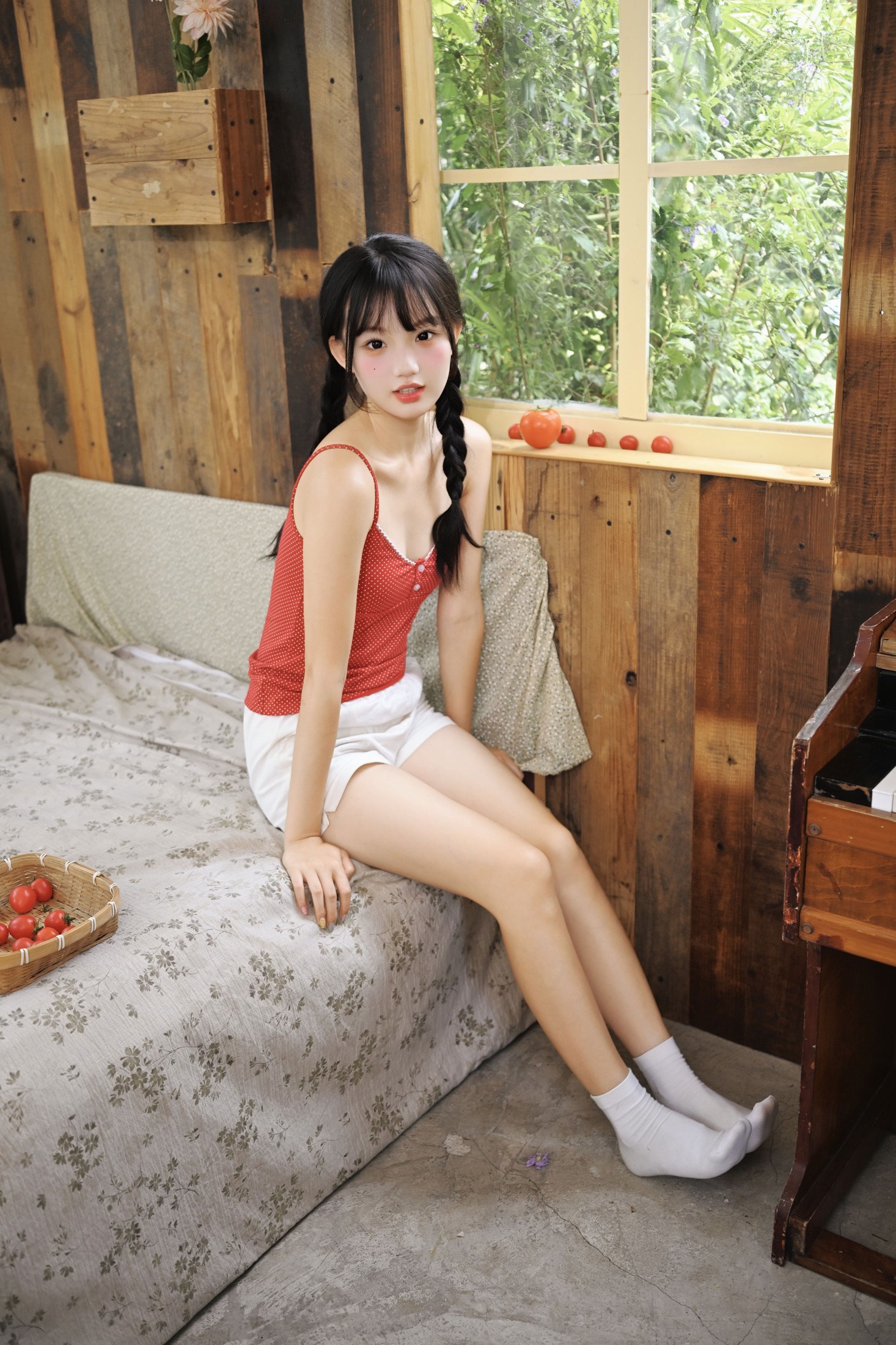 《旧木屋的午后，少女与番茄的时光》[14P]