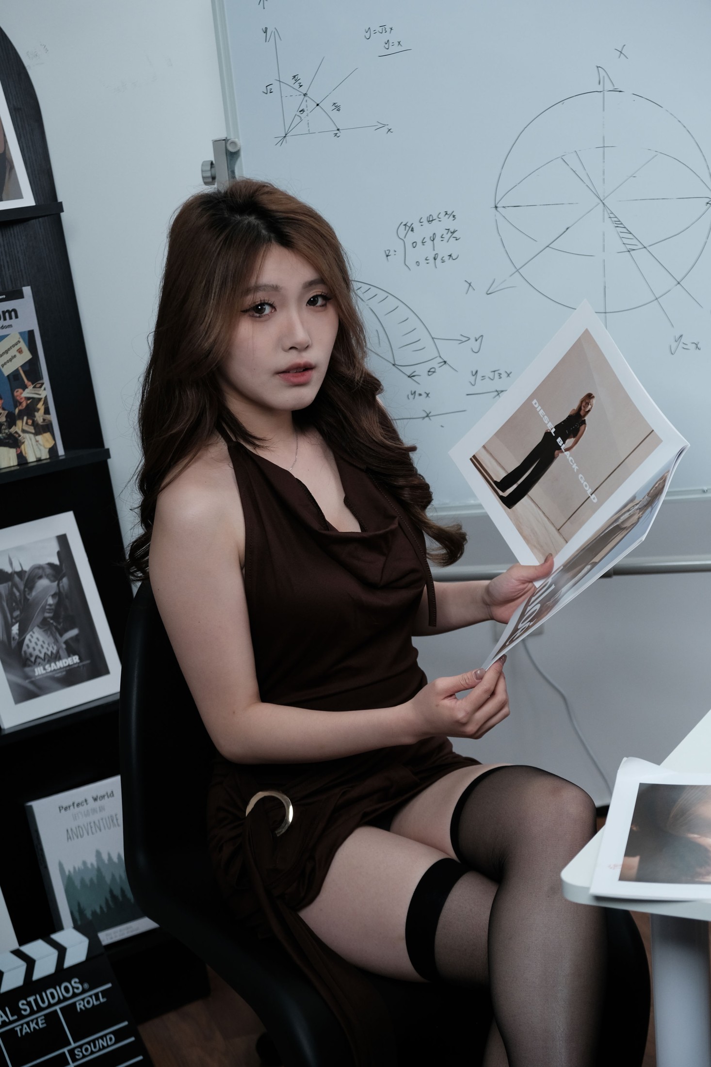 《办公室 黑丝女秘书》[37P]