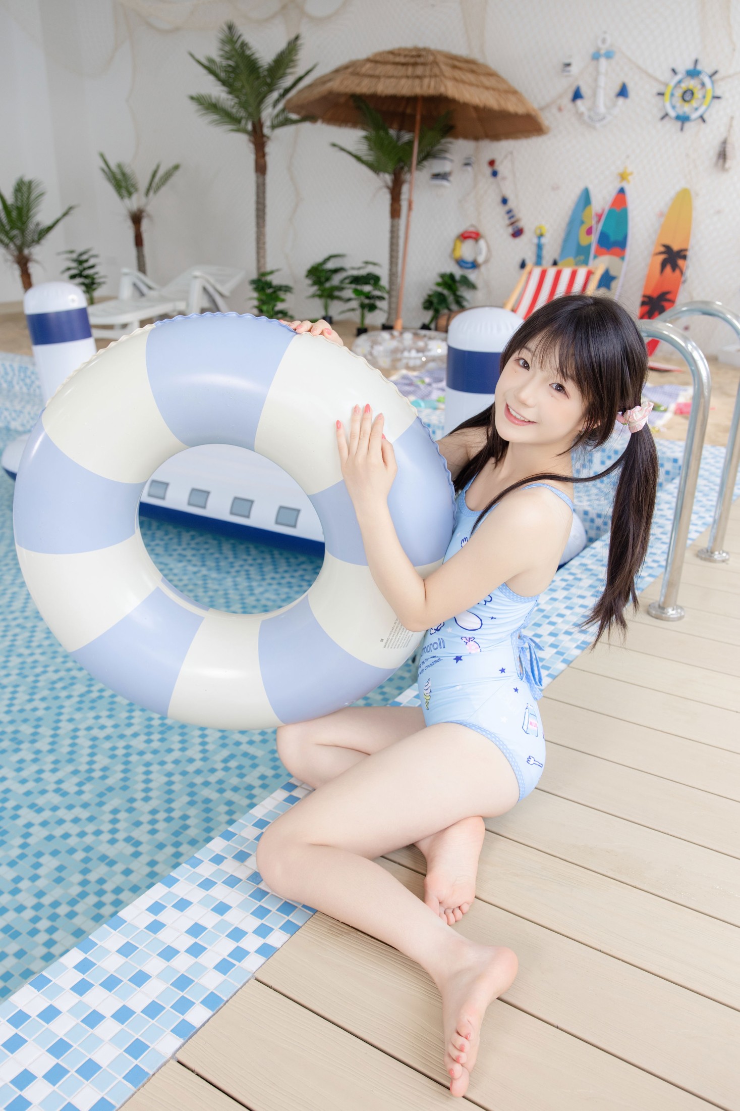 《泳池甜妹|是你的夏日限定款吗？》[9P]