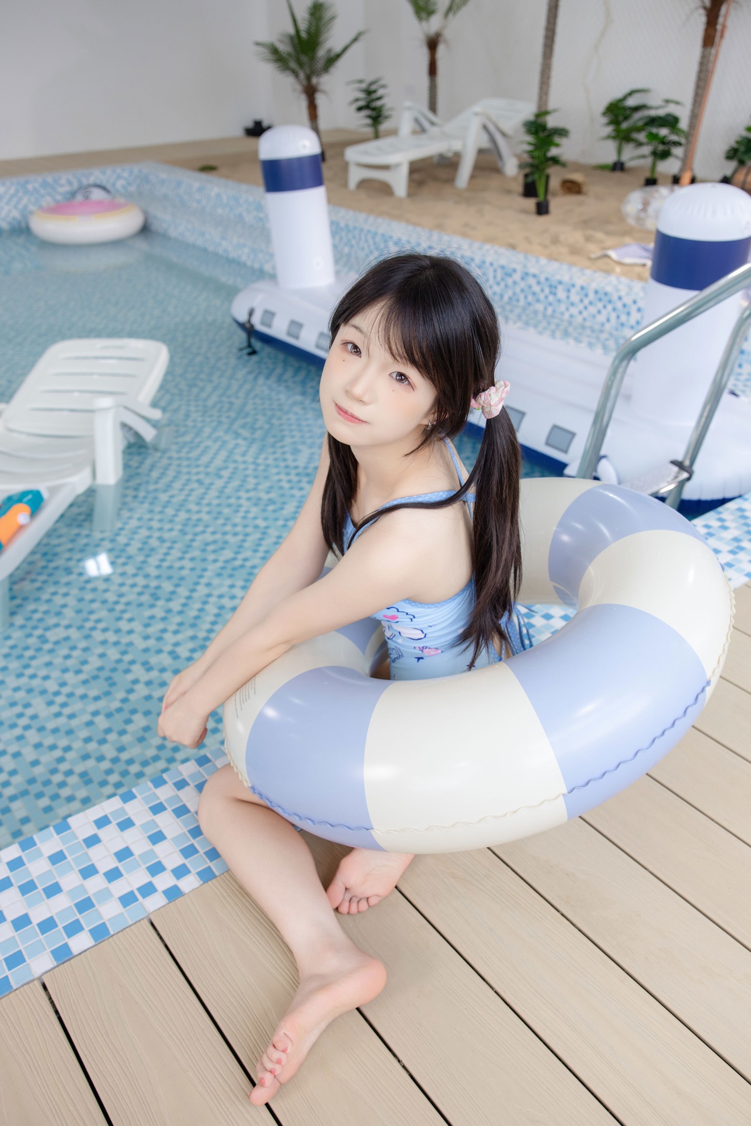 《泳池甜妹|是你的夏日限定款吗？》[9P]