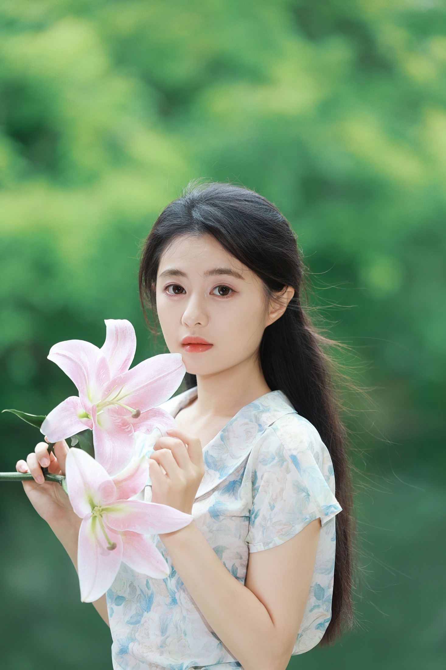 《她的眼，比林间的风更温柔》[12P]