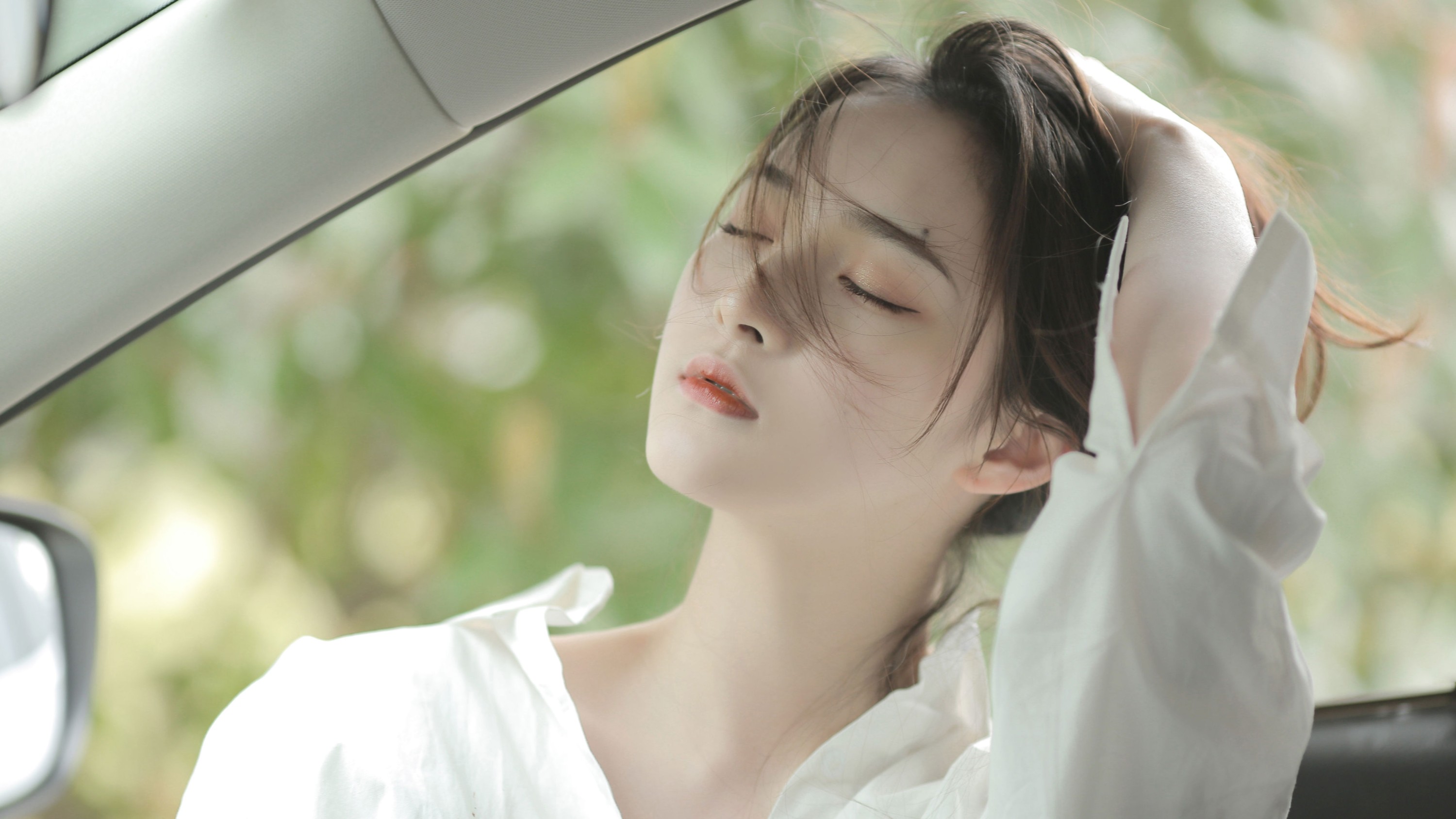 《听风雨云窃语》[9P]