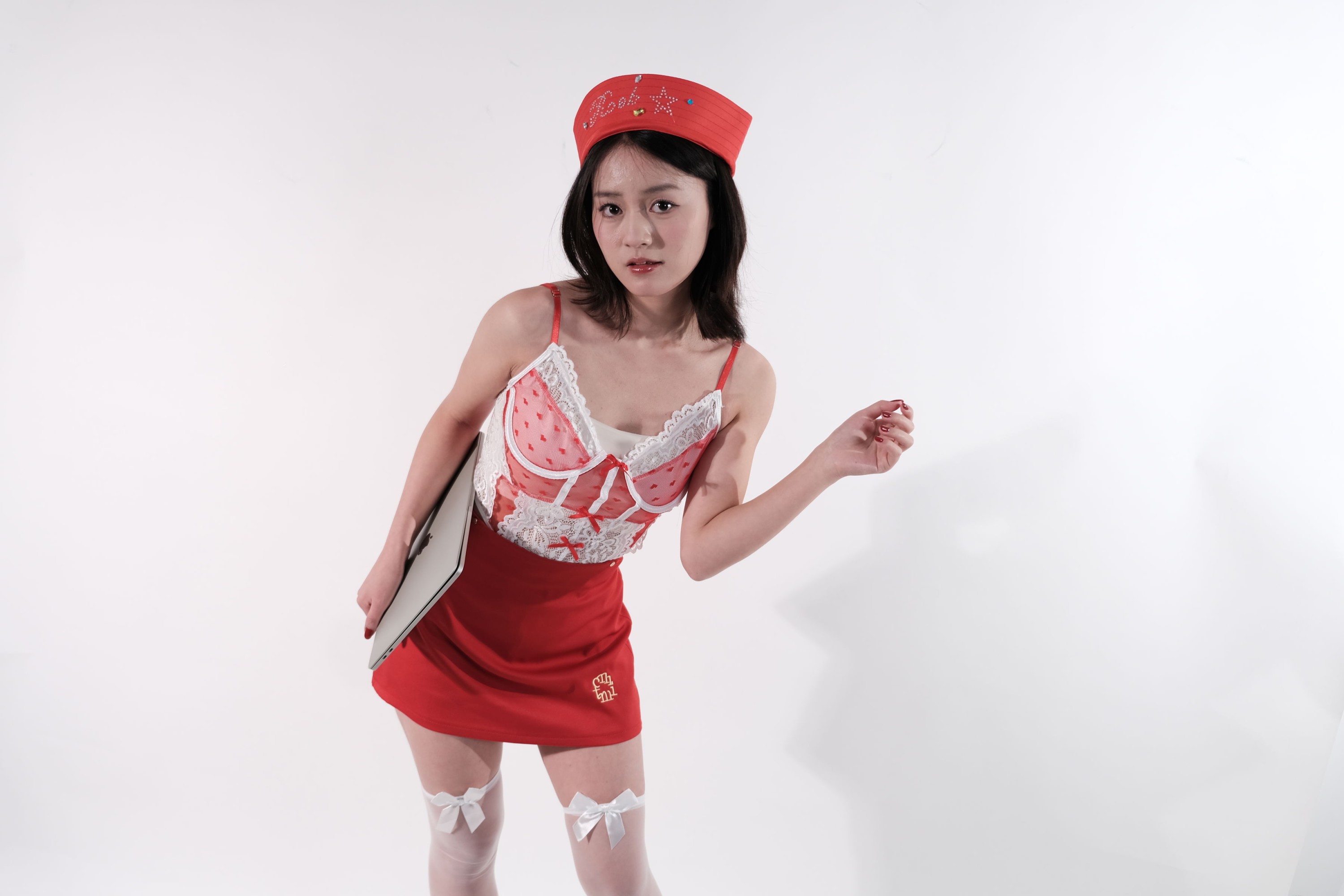 《白棚红色甜妹》[23P]