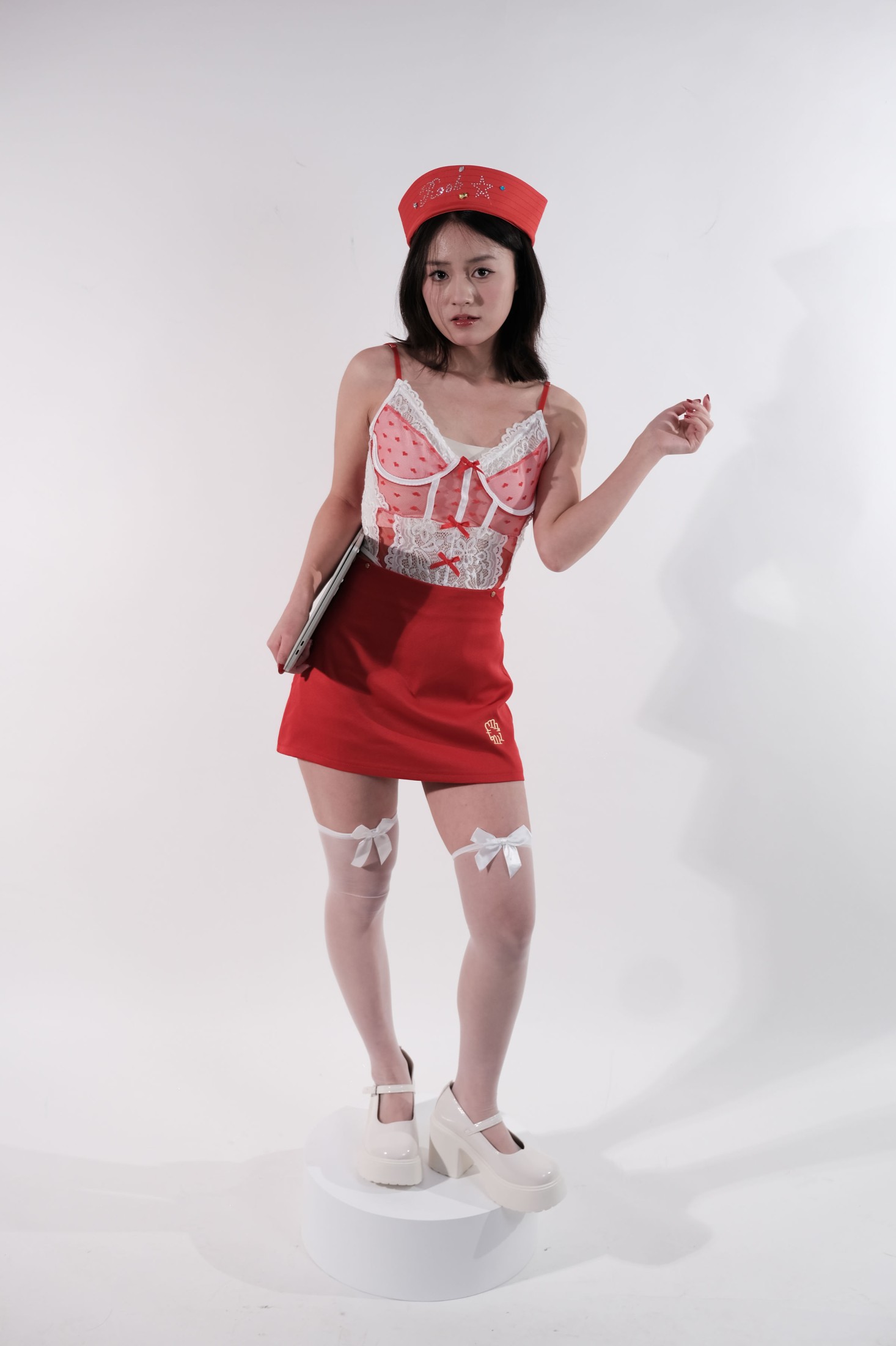 《白棚红色甜妹》[23P]