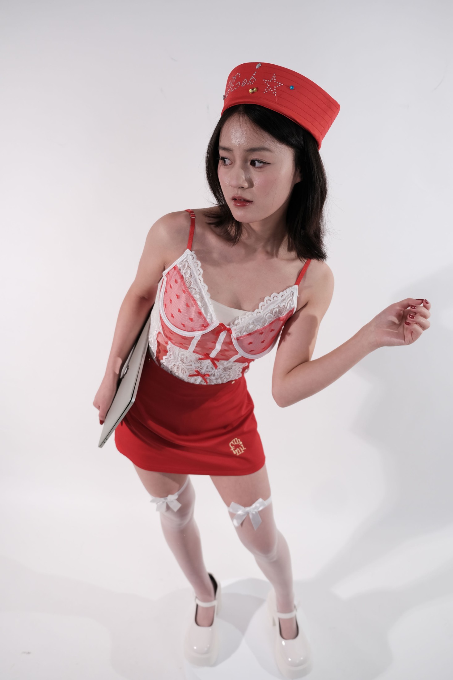 《白棚红色甜妹》[23P]