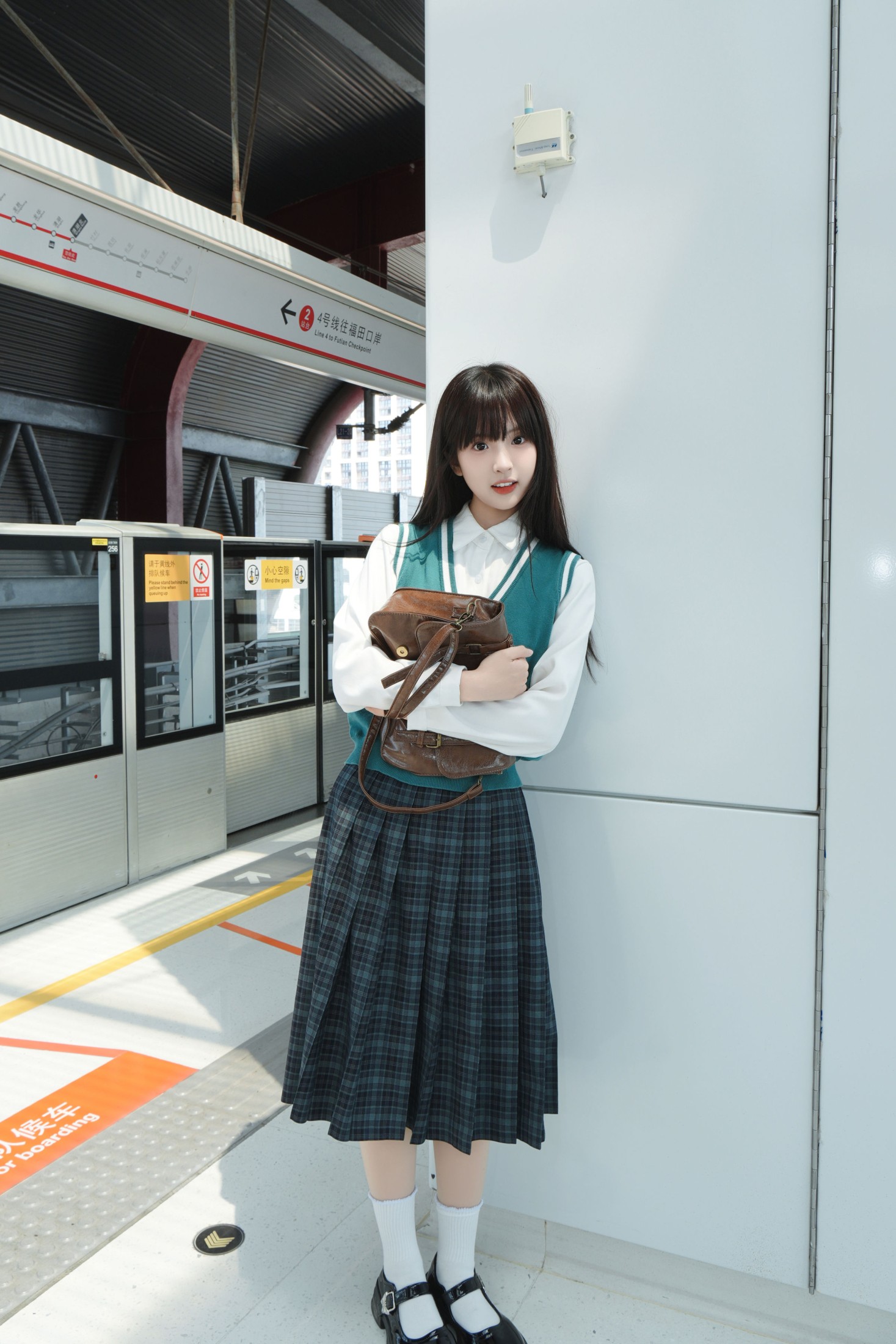 《地铁少女》[12P]