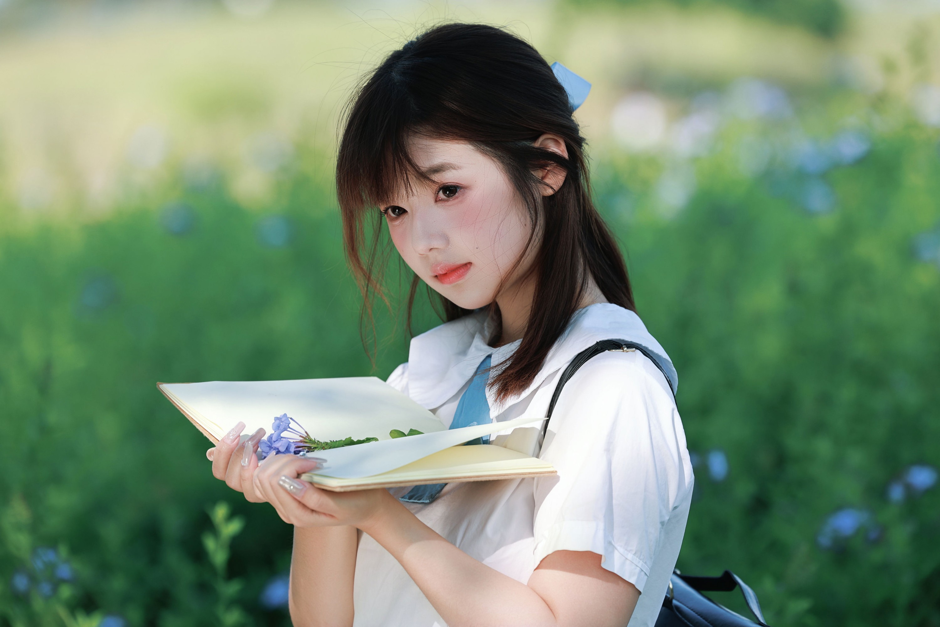 《蓝雪花里的 JK 少女，藏着夏天的心事》[19P]